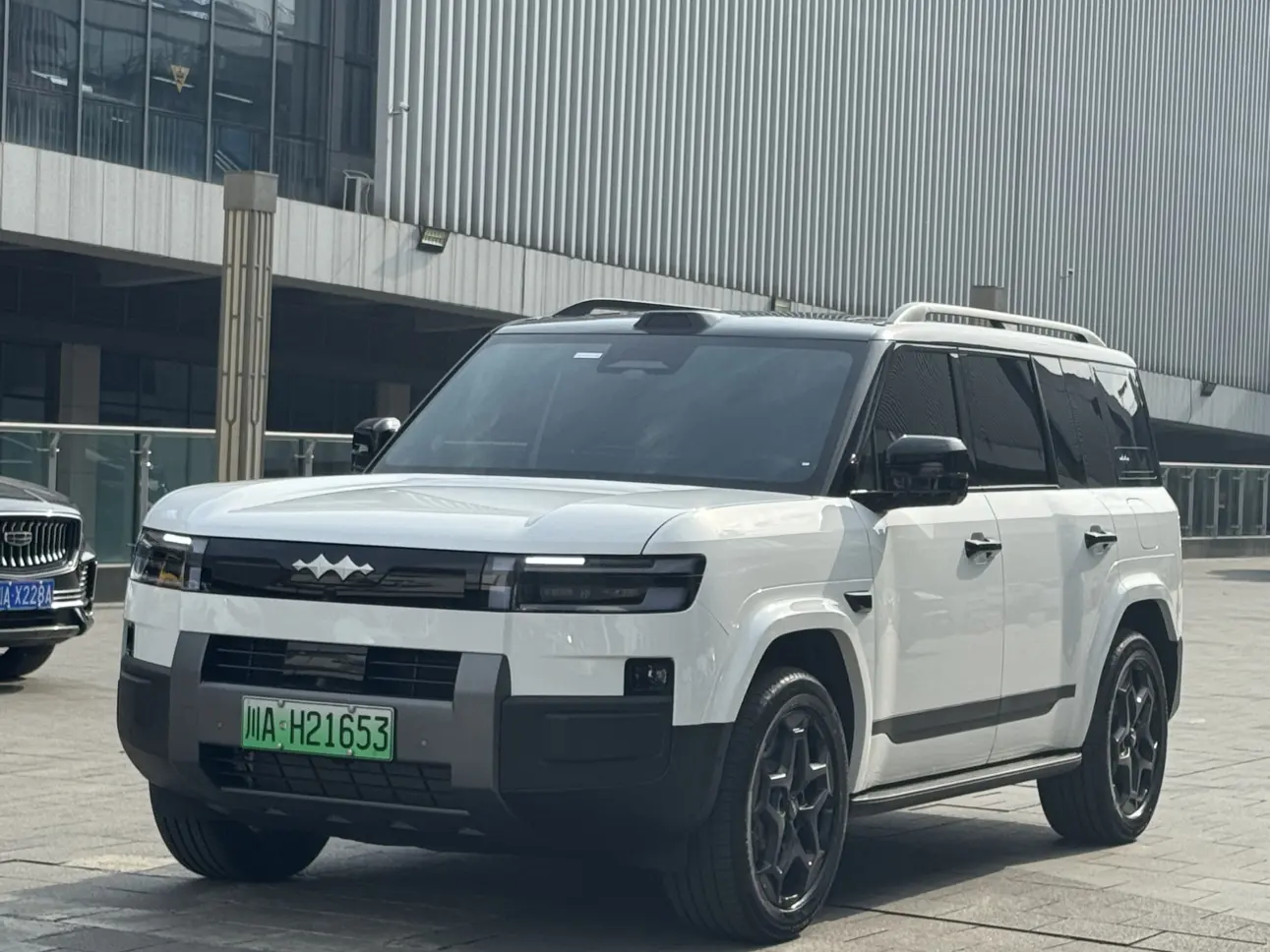 BYD Leopard Titanium 7 PHEV