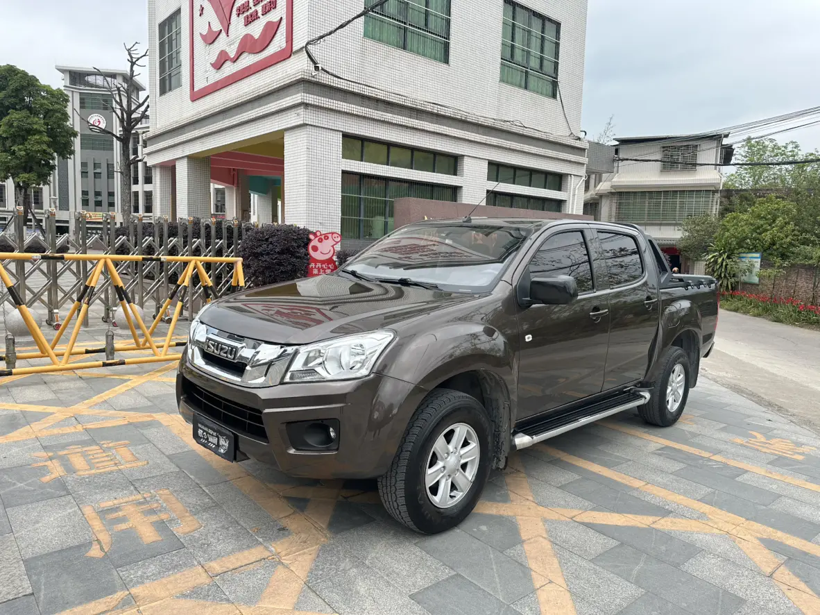 Isuzu RE-MAX
