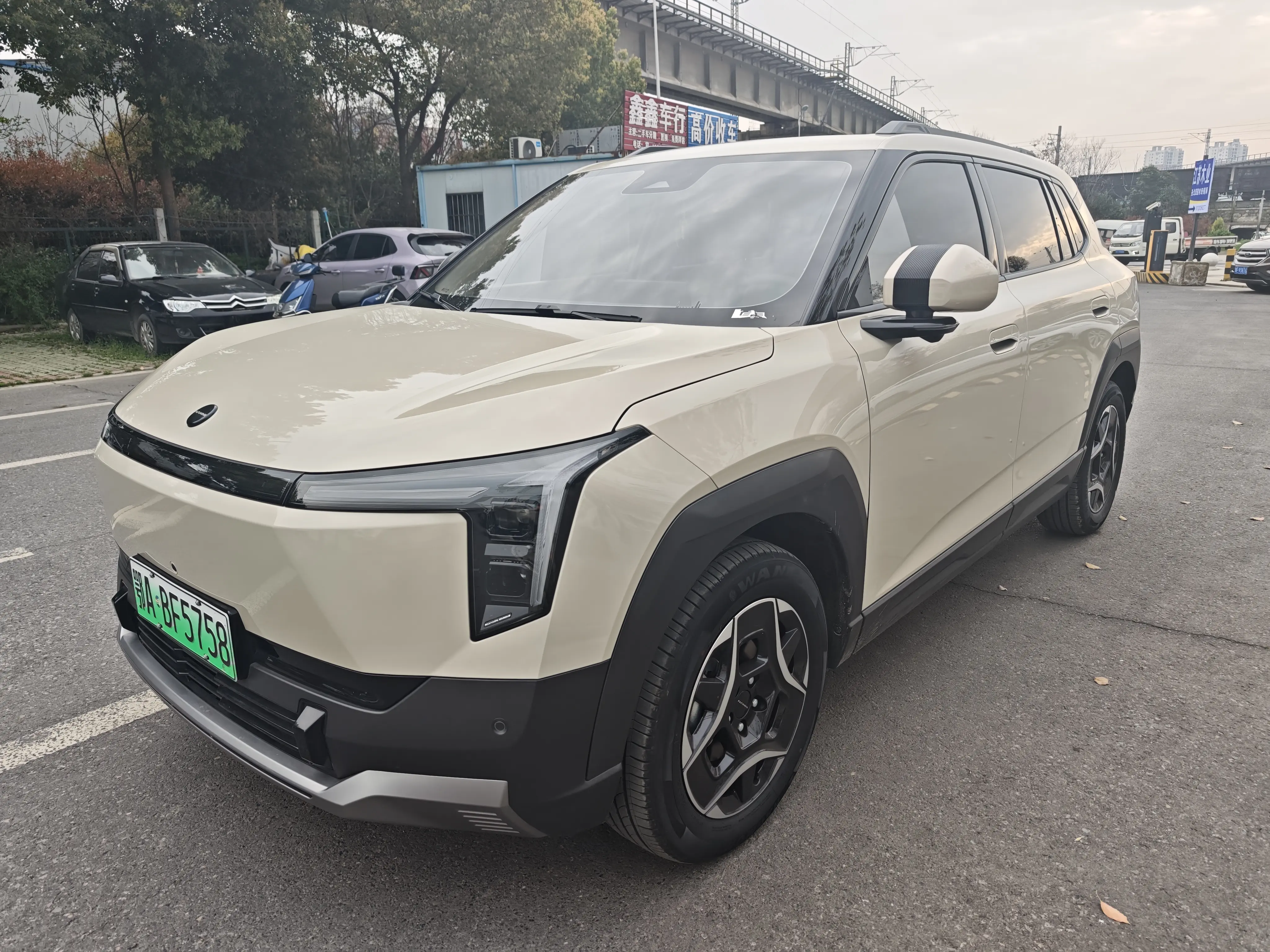 Dongfeng Nano 06  из Китая