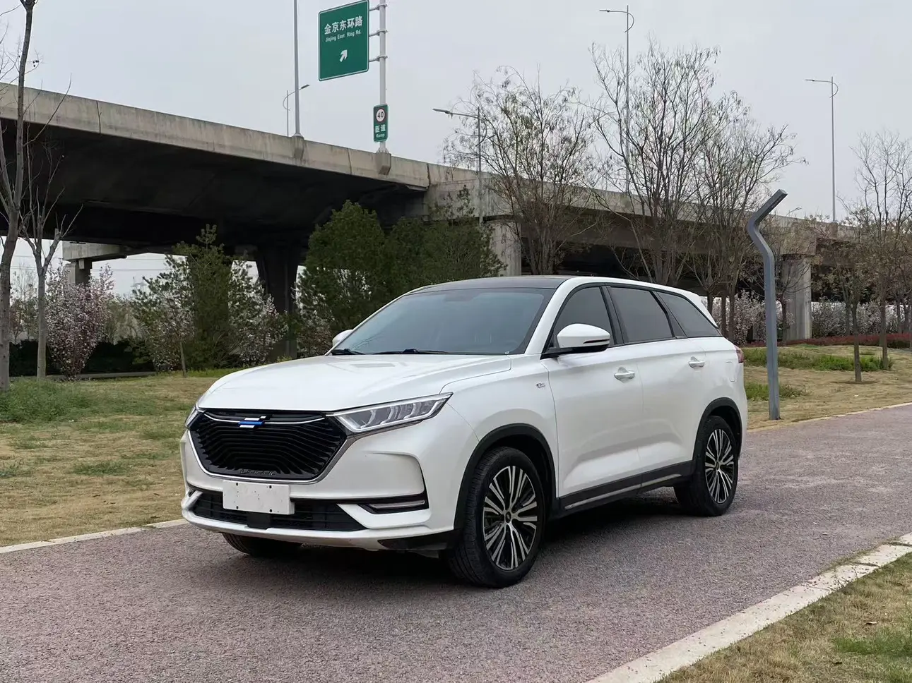 Oshan Changan Auchan X7