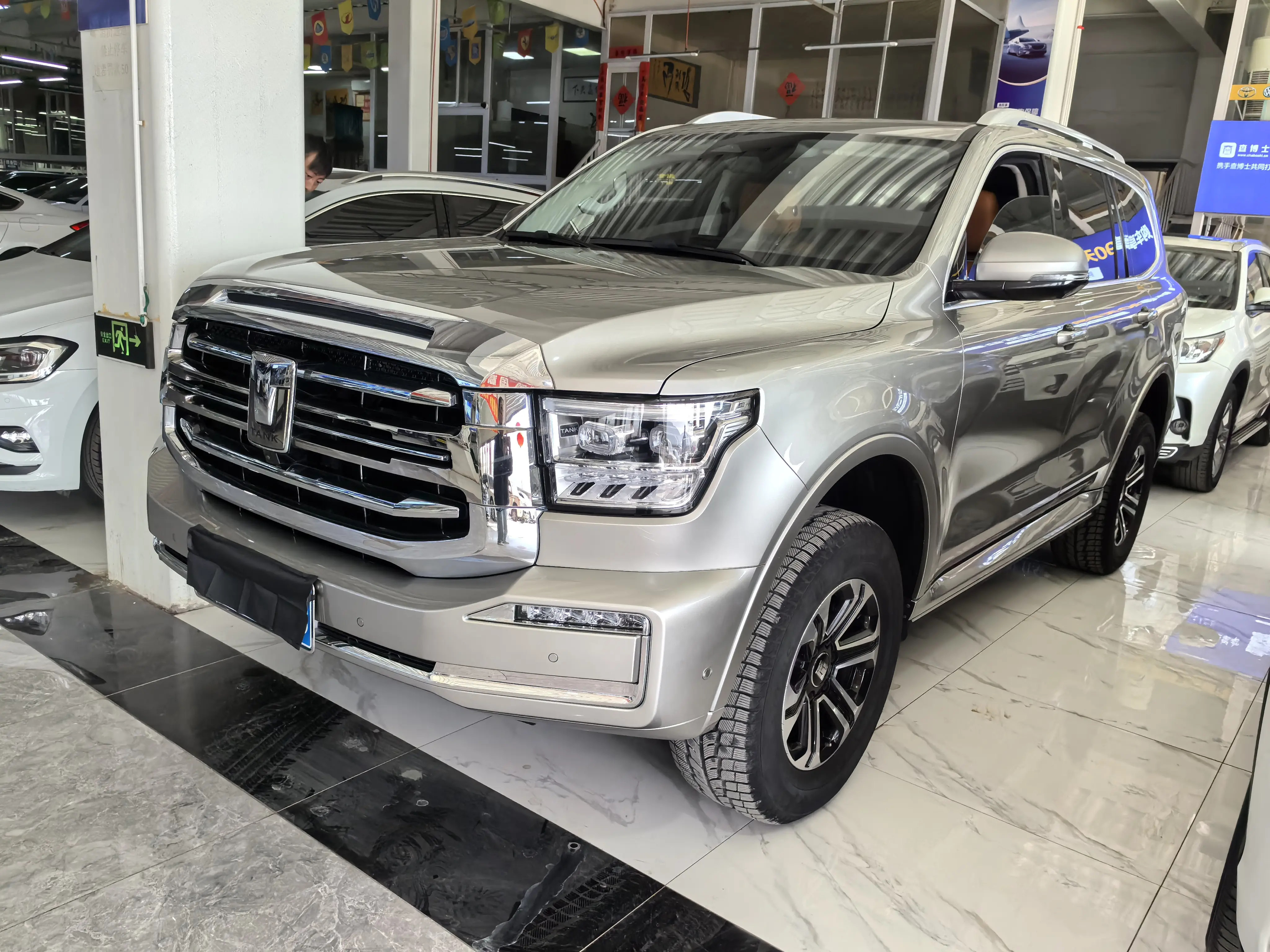 Tank 500  из Китая