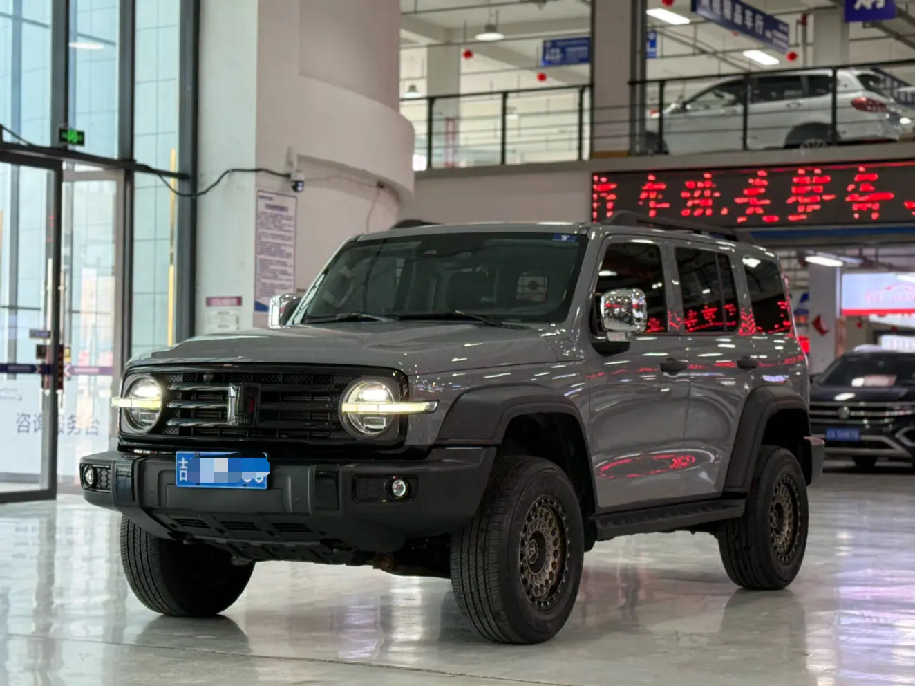 Tank 300  из Китая