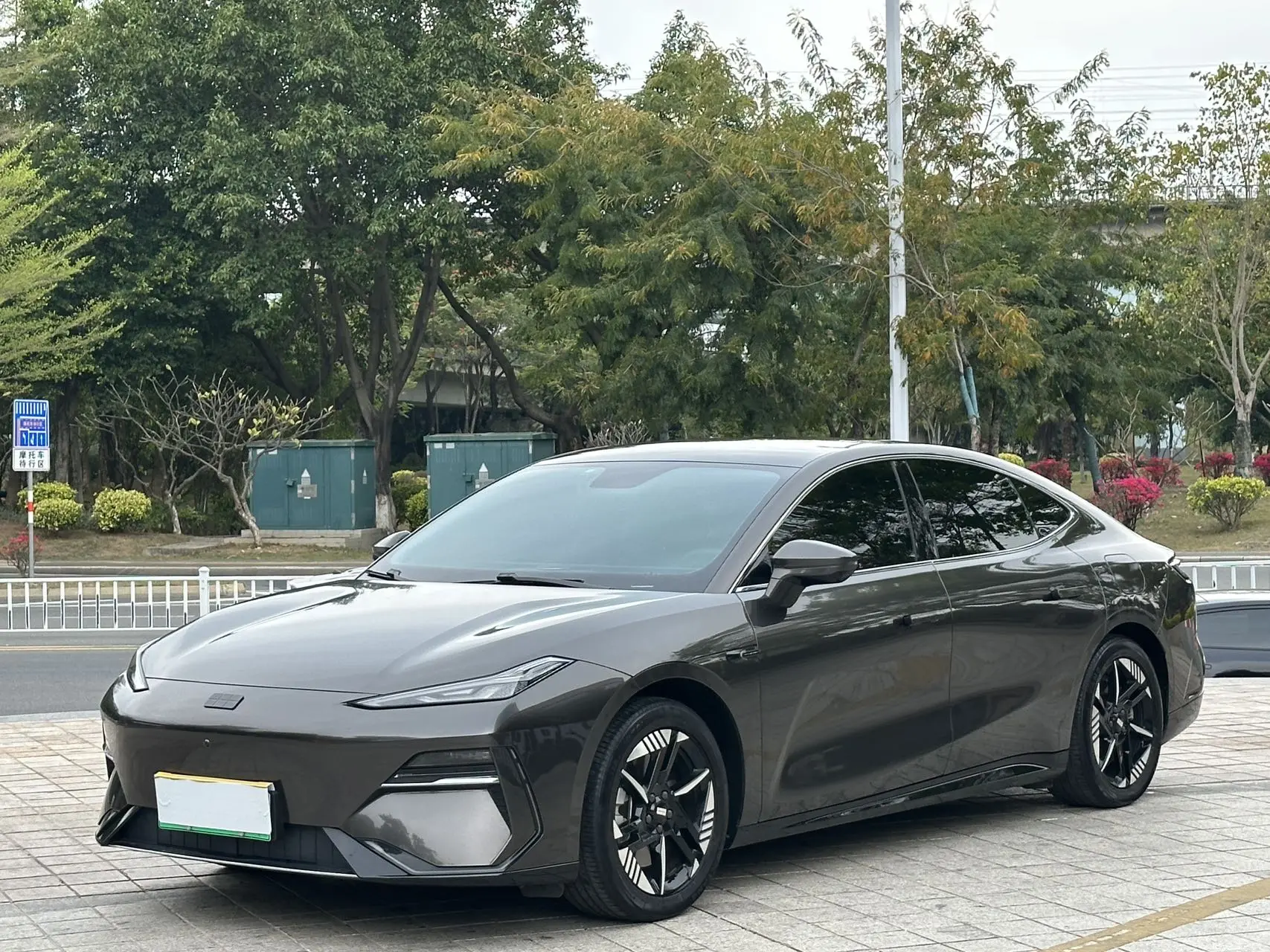 Geely Galaxy E8  из Китая