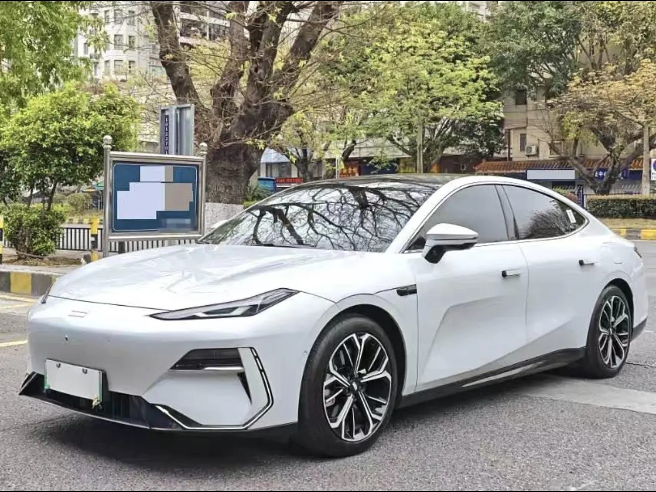 Geely Galaxy E8  из Китая