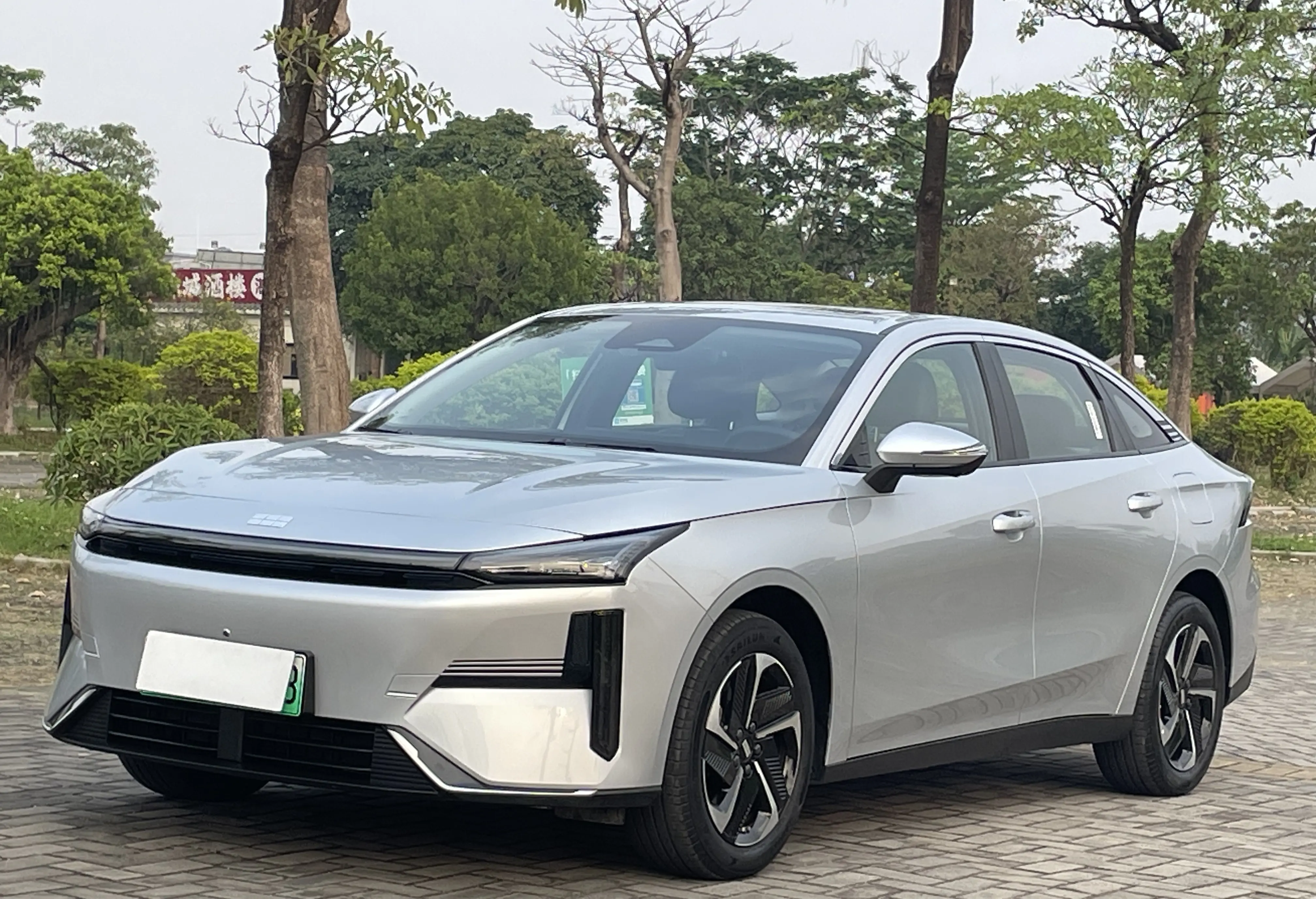 Geely Galaxy L6