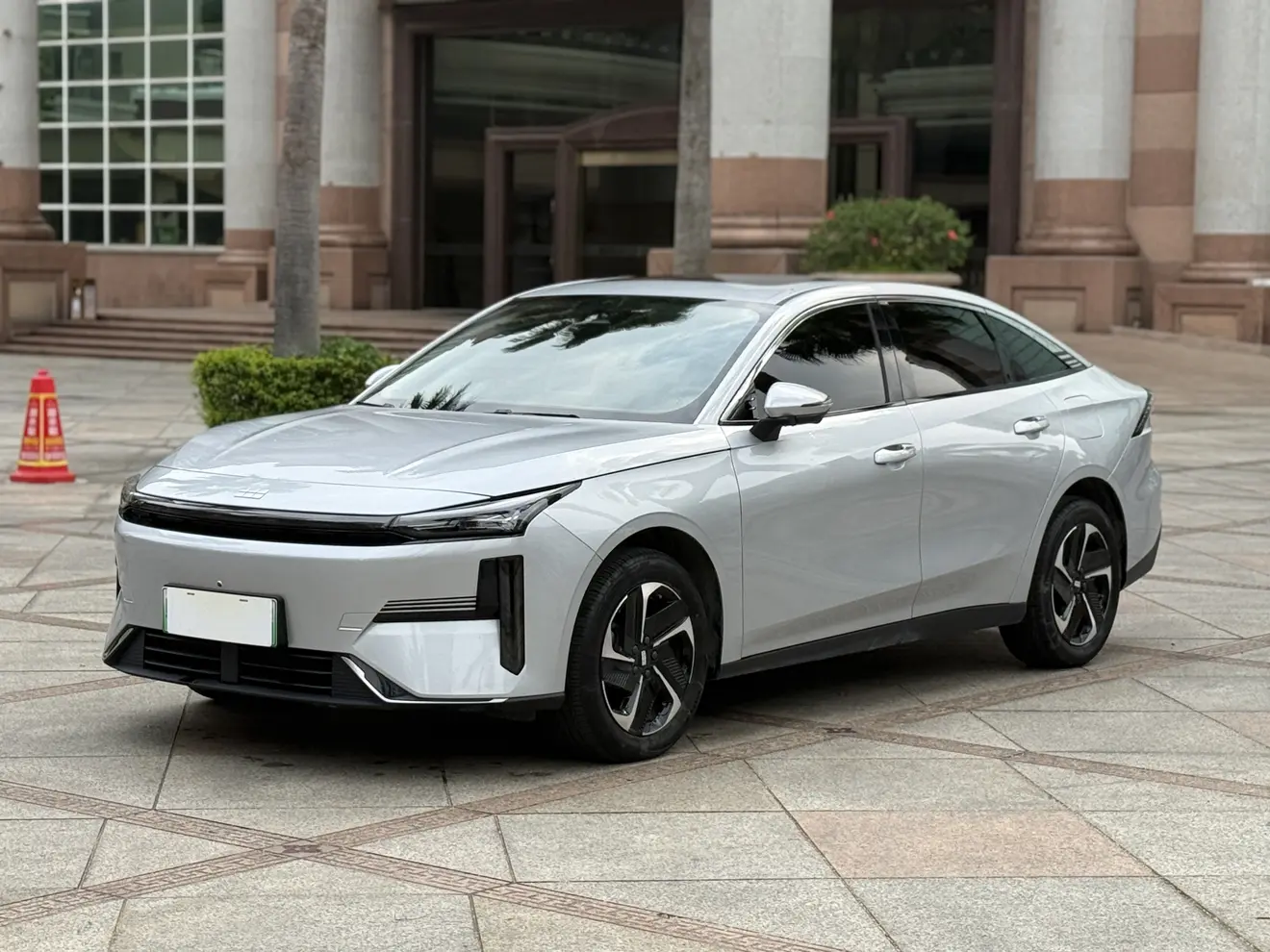 Geely Galaxy L6