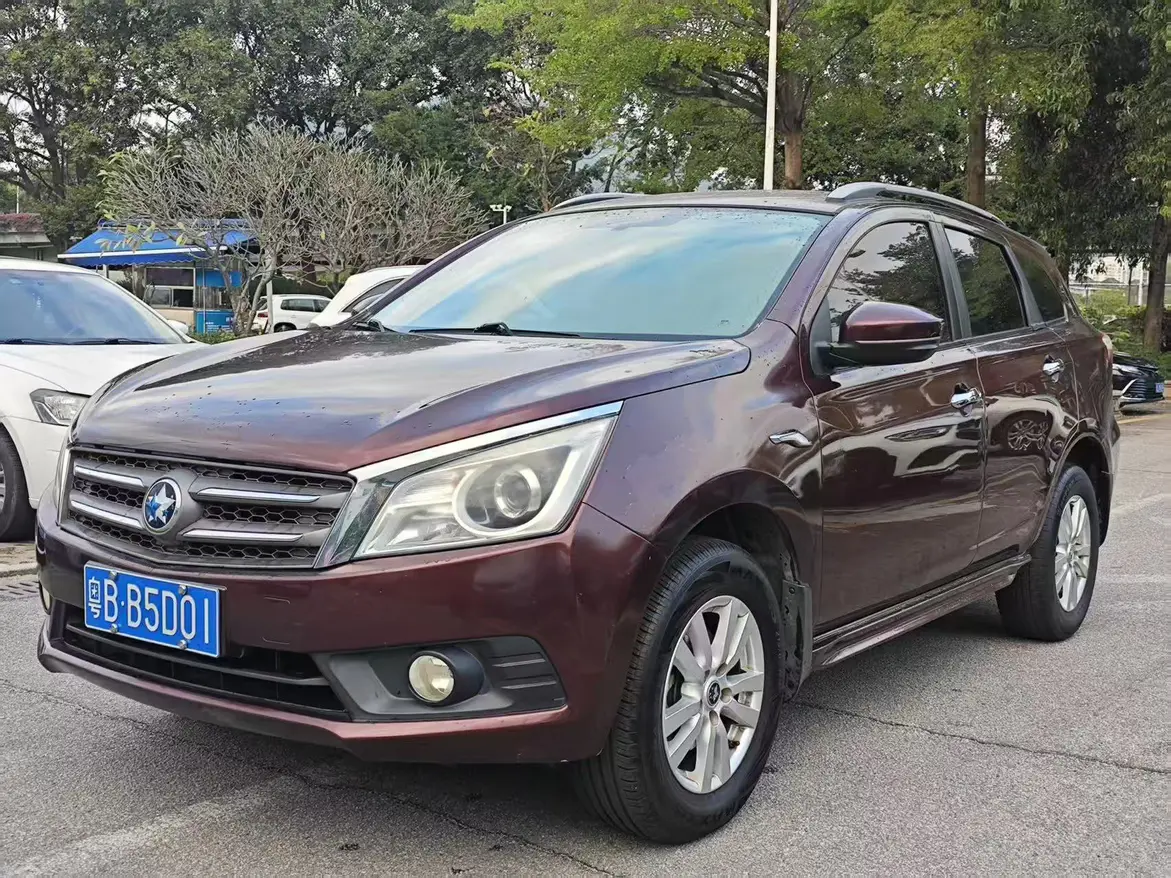 Kai Chen Venucia T70