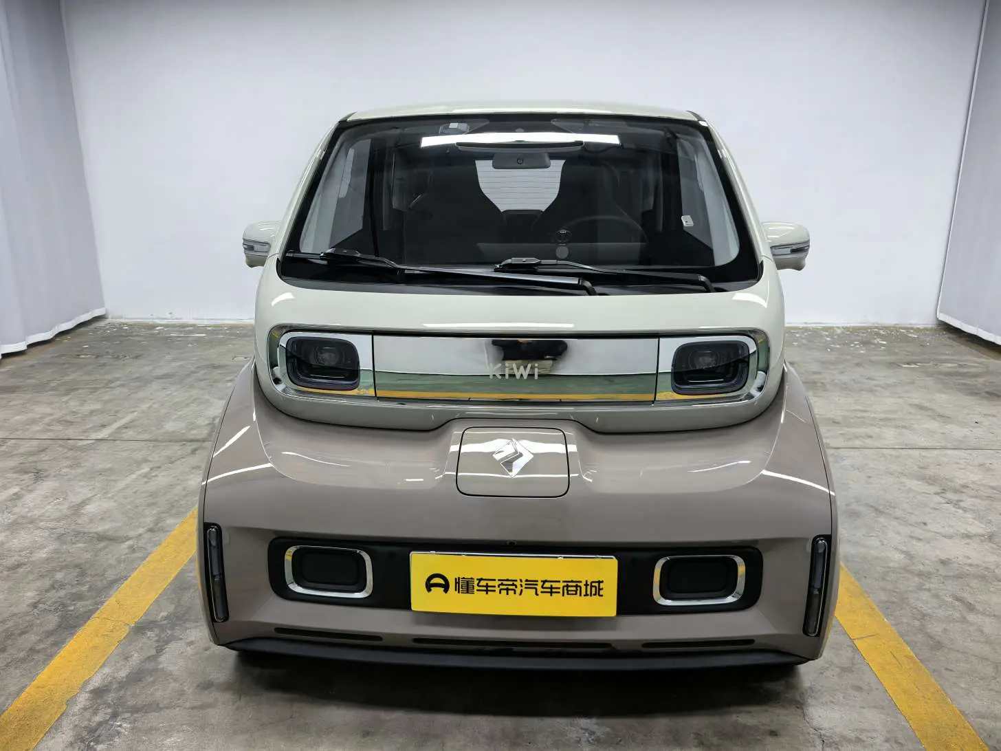 Baojun KiWi EV  из Китая