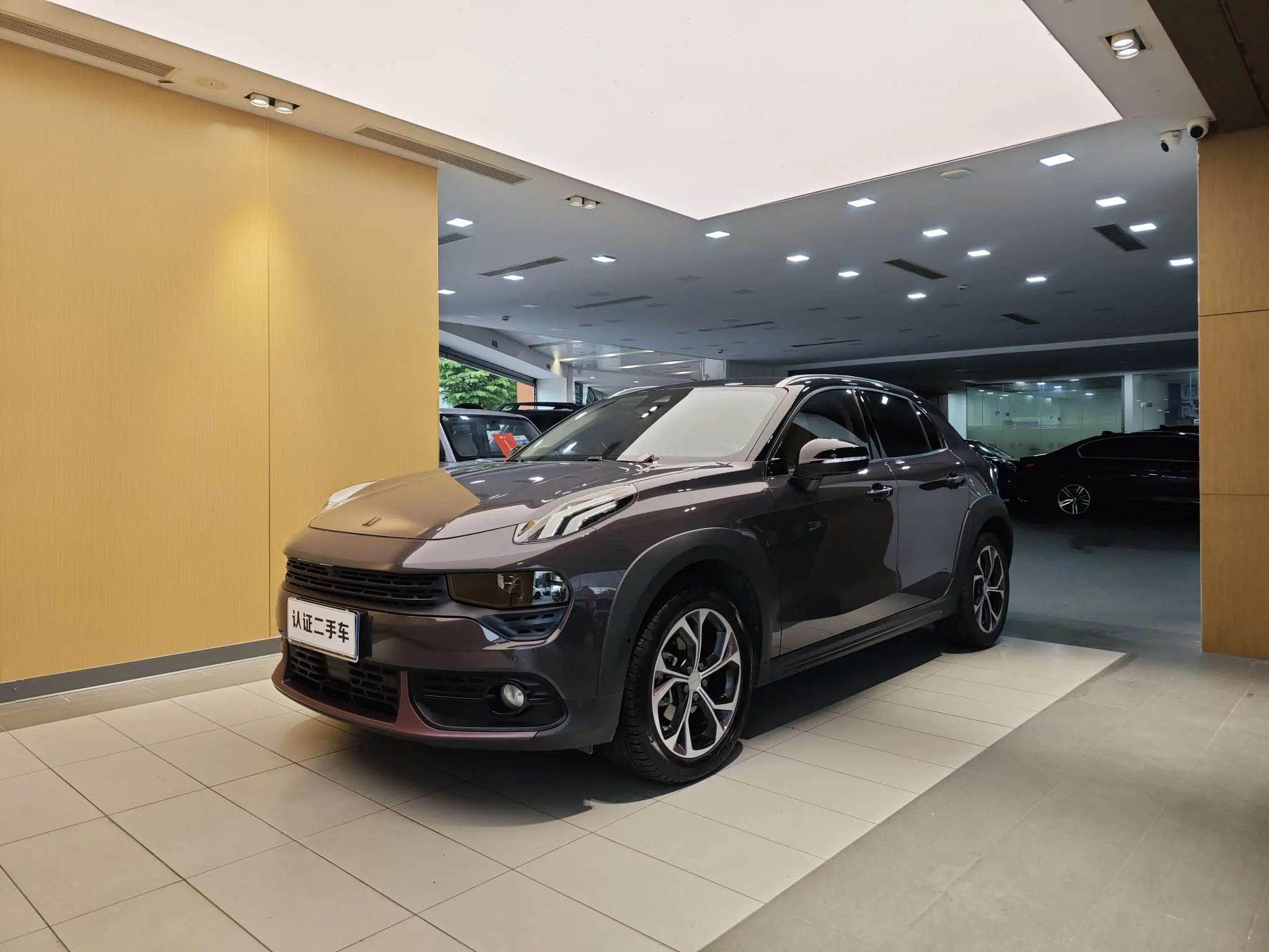 Lynk & Co 02