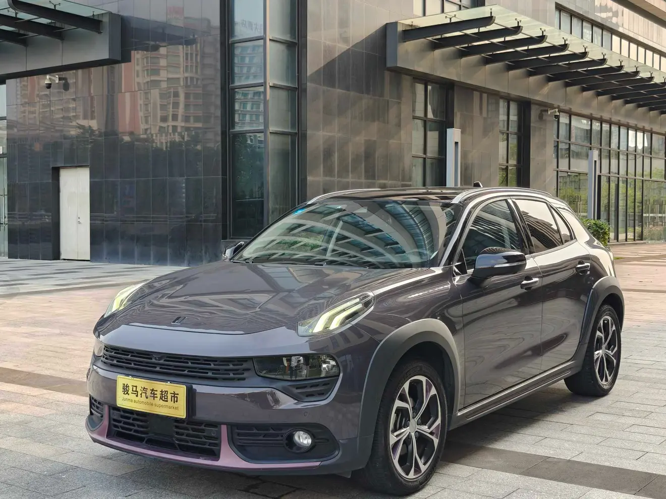 Lynk & Co 02