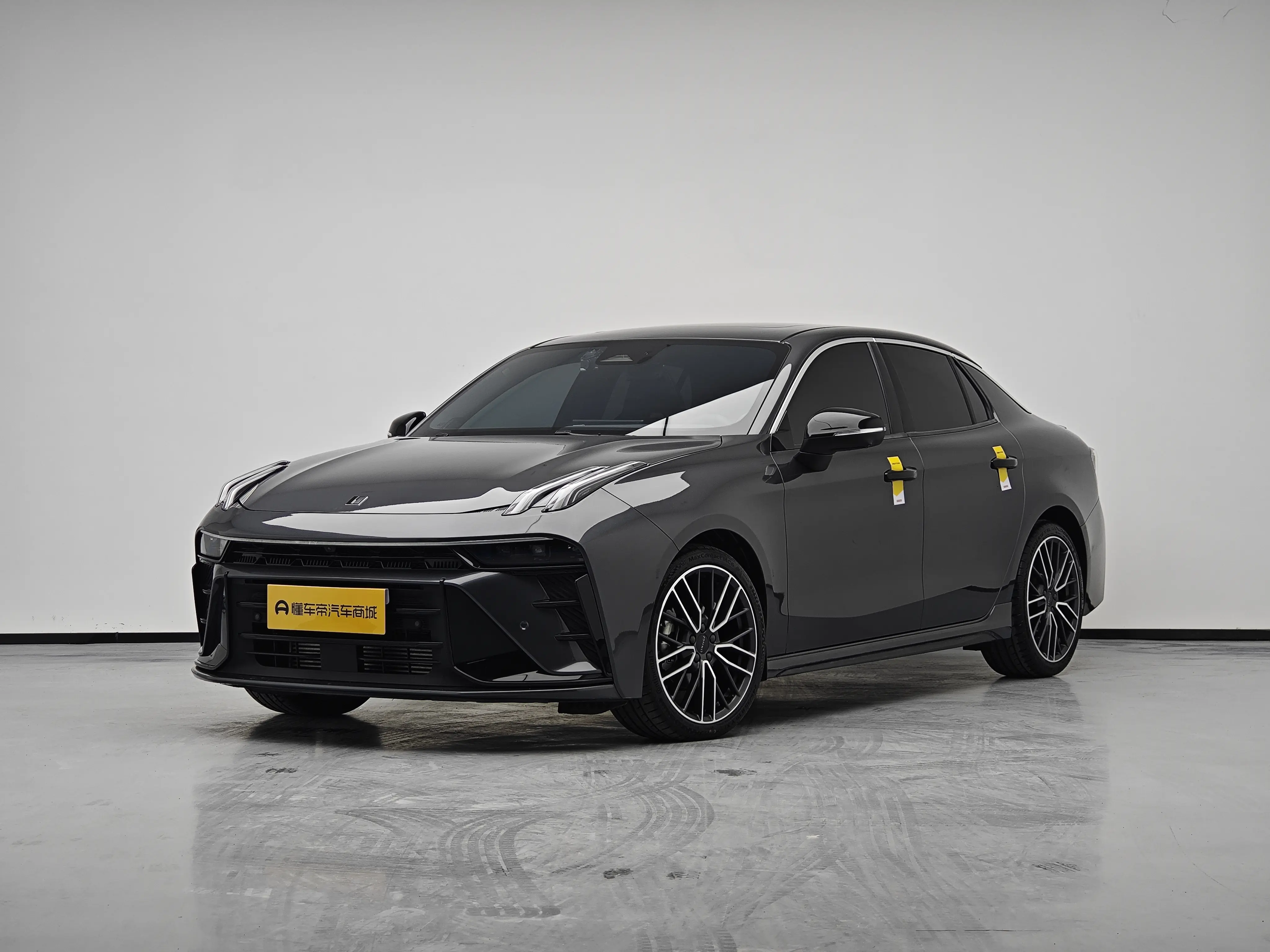 Lynk & Co 03