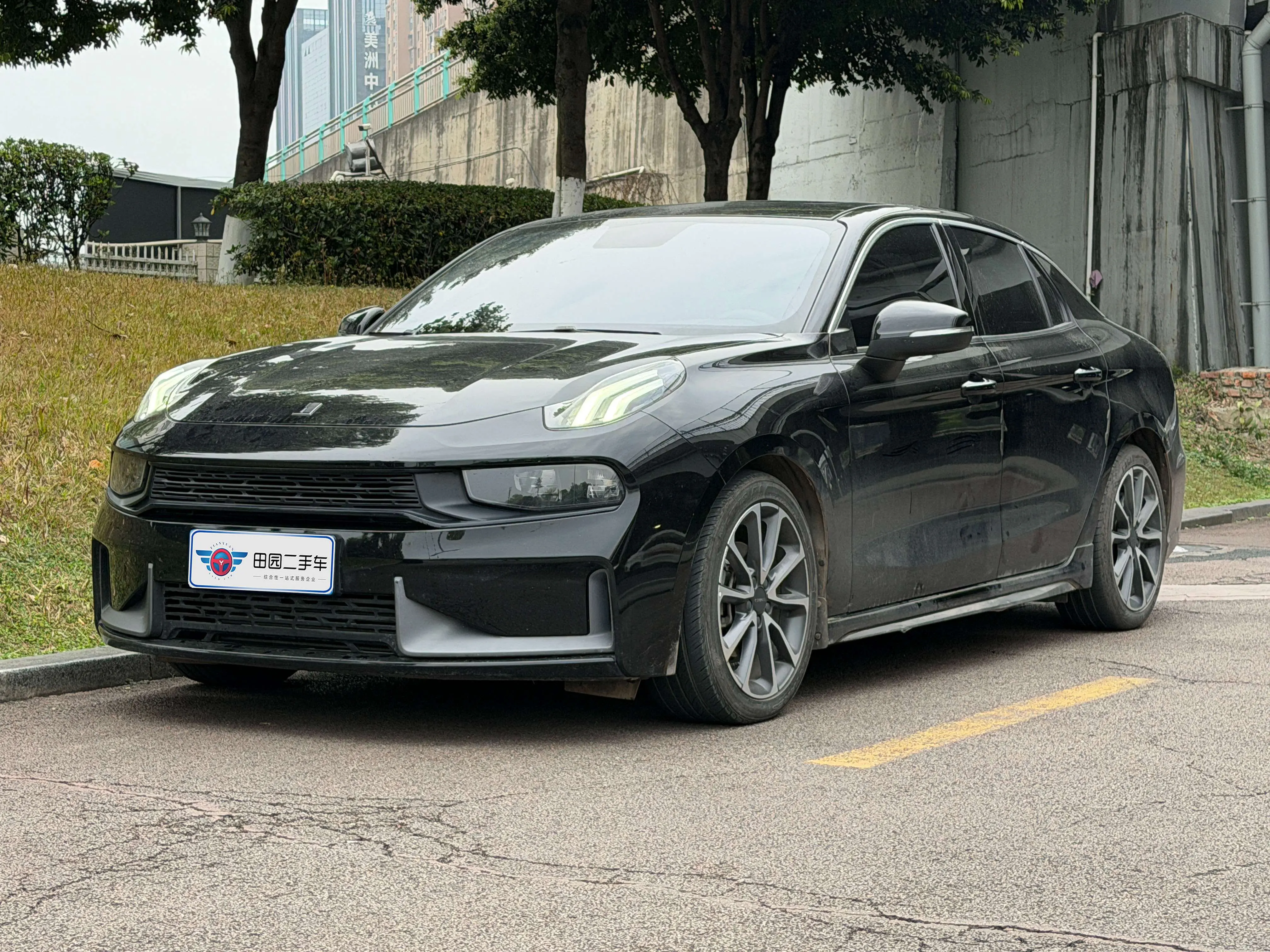 Lynk & Co 03