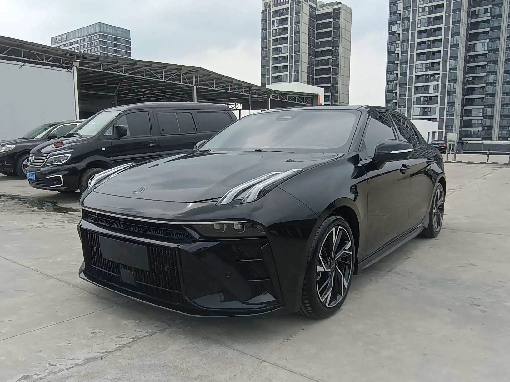 Lynk & Co 03