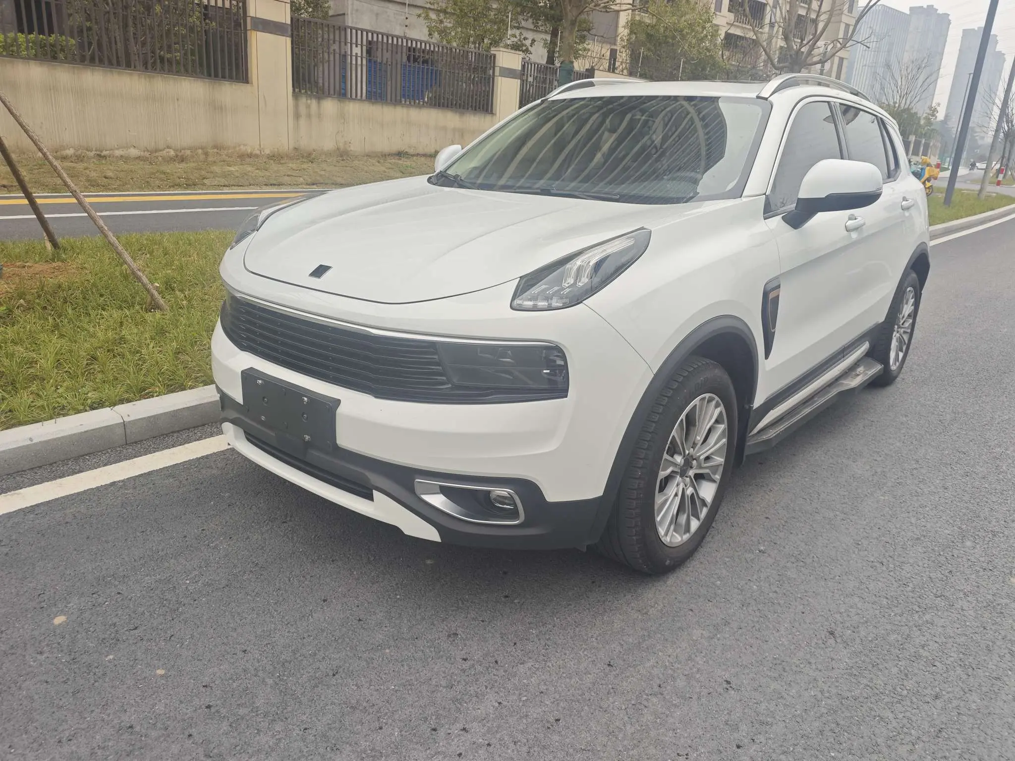 Lynk & Co 01