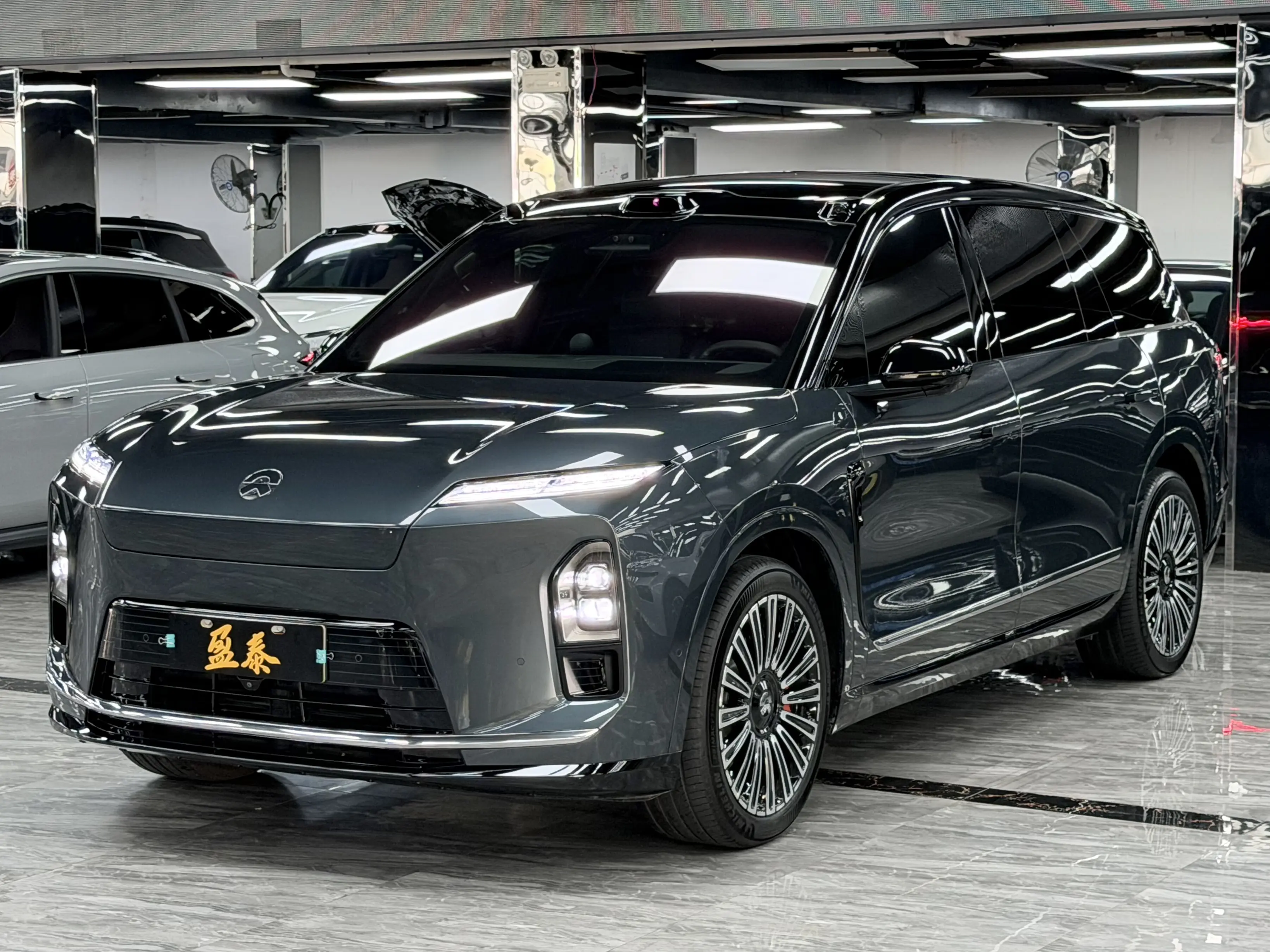 NIO ES8