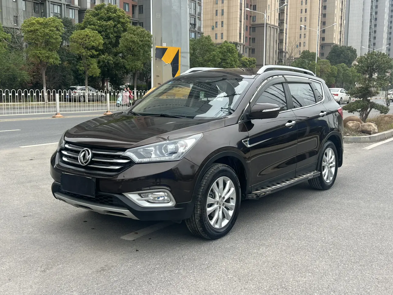 Dongfeng Fengshen AX7