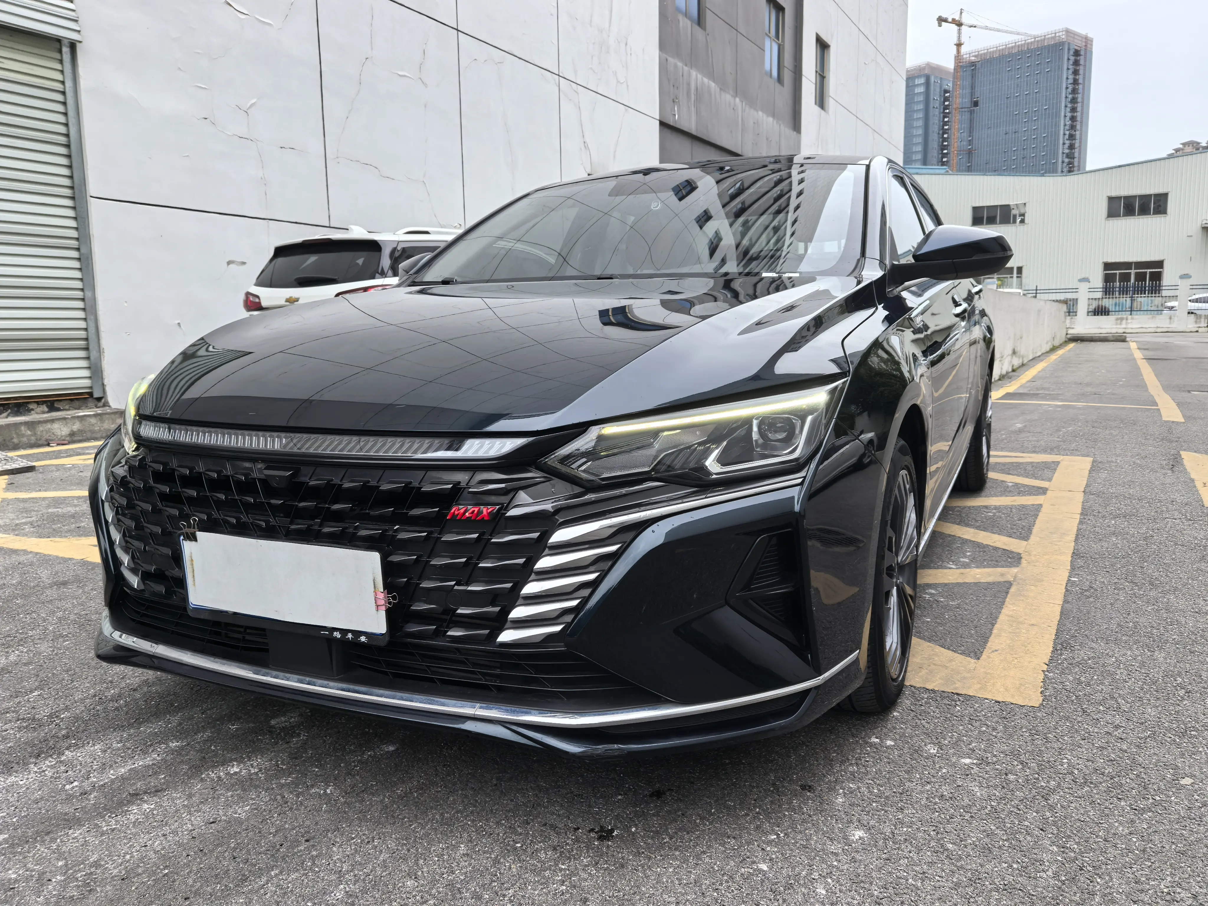 Dongfeng Yixuan MAX