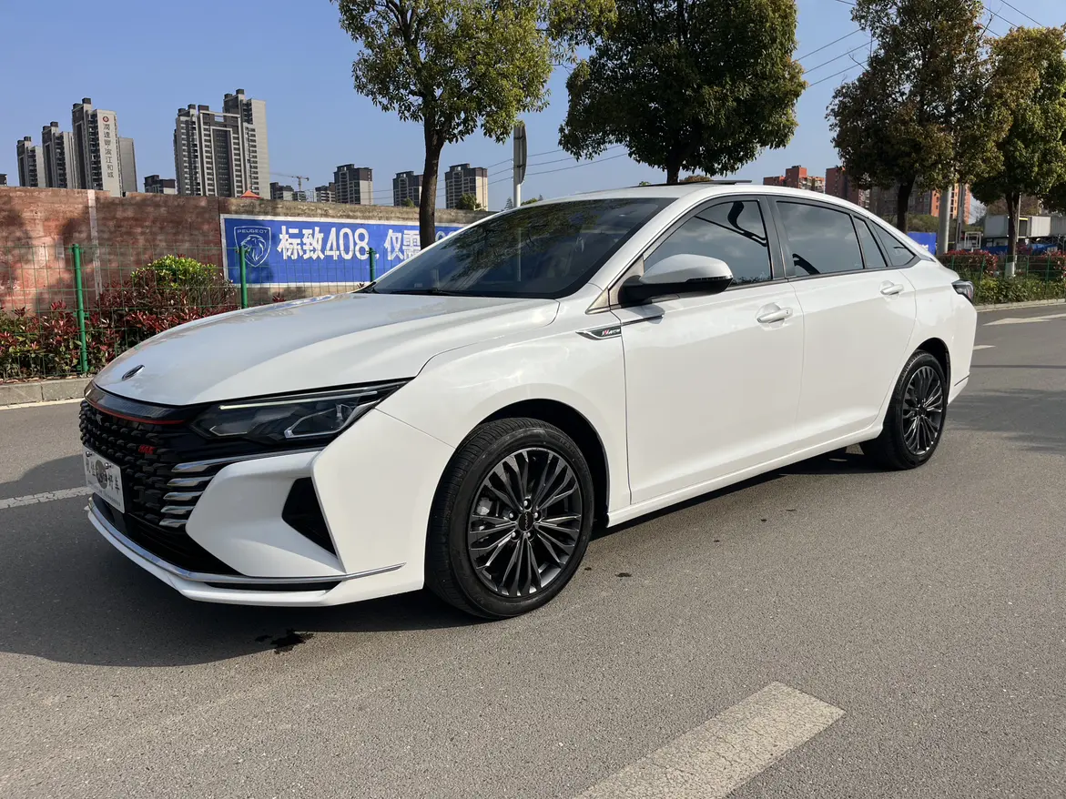 Dongfeng Yixuan MAX