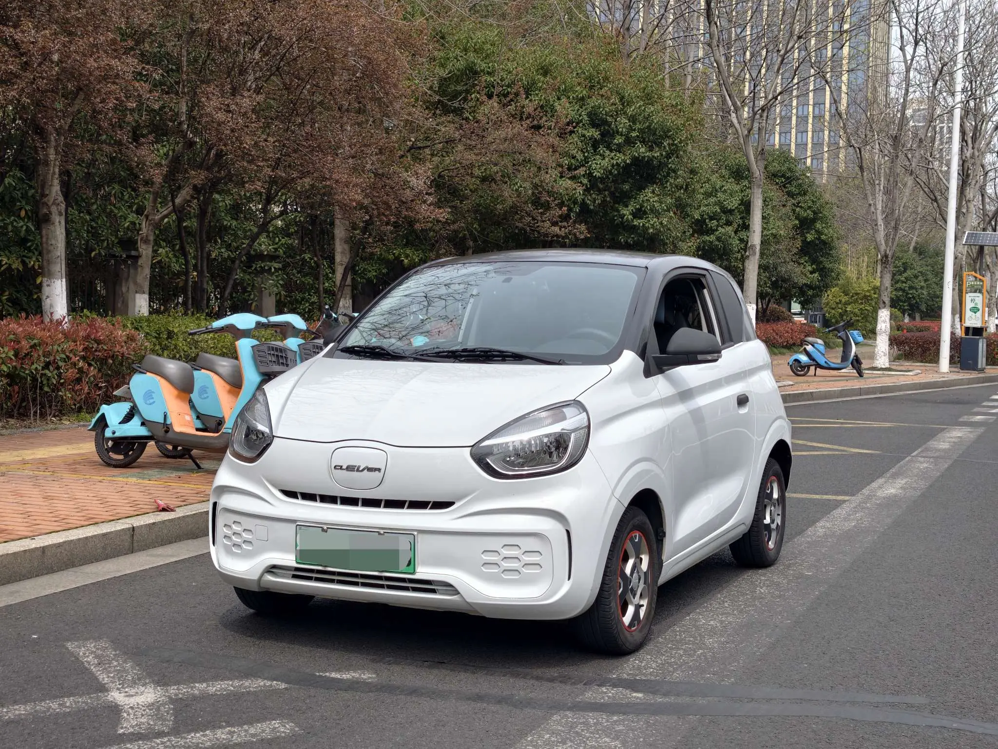 Roewe CLEVER  из Китая