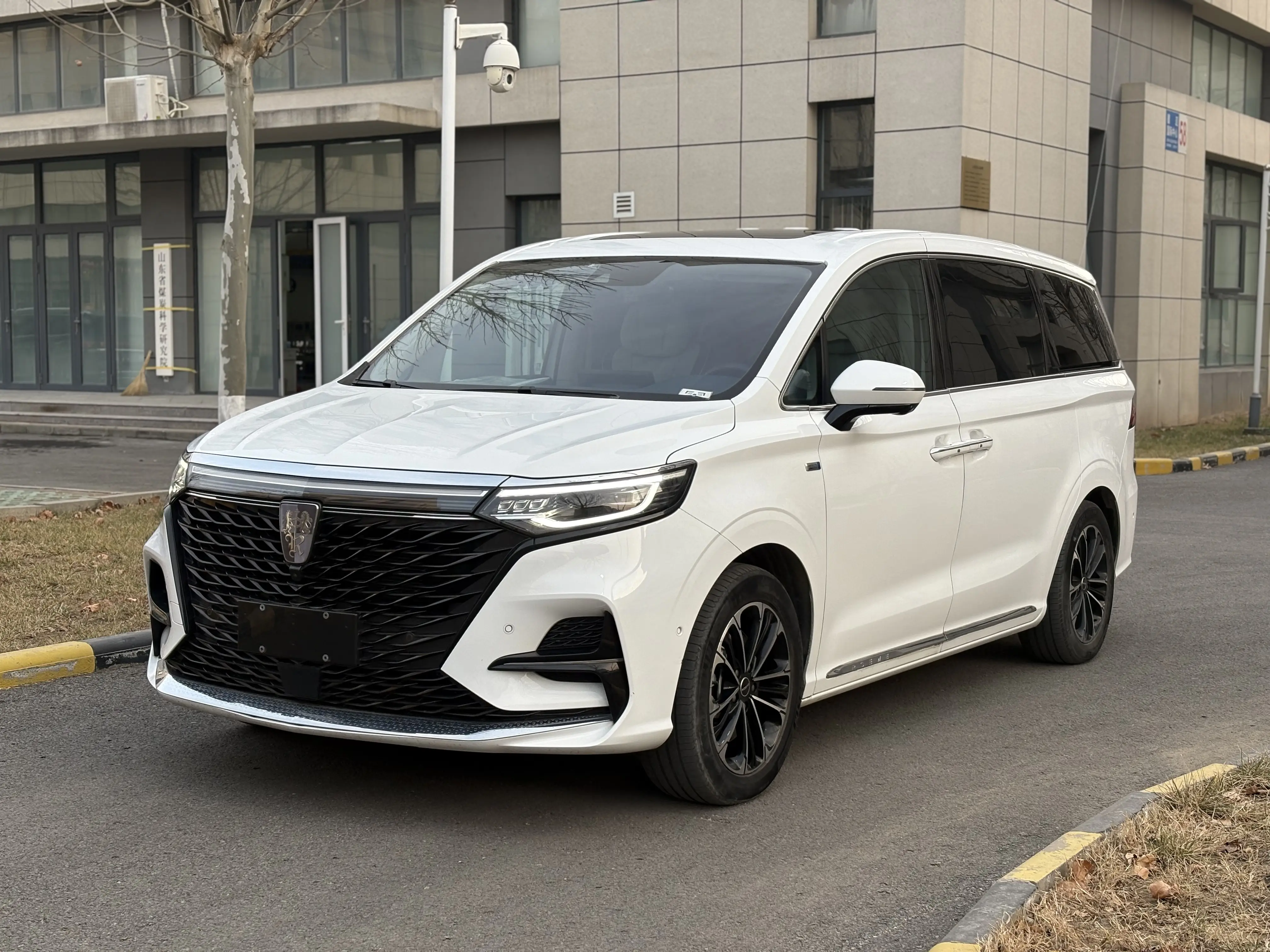 Roewe iMAX8