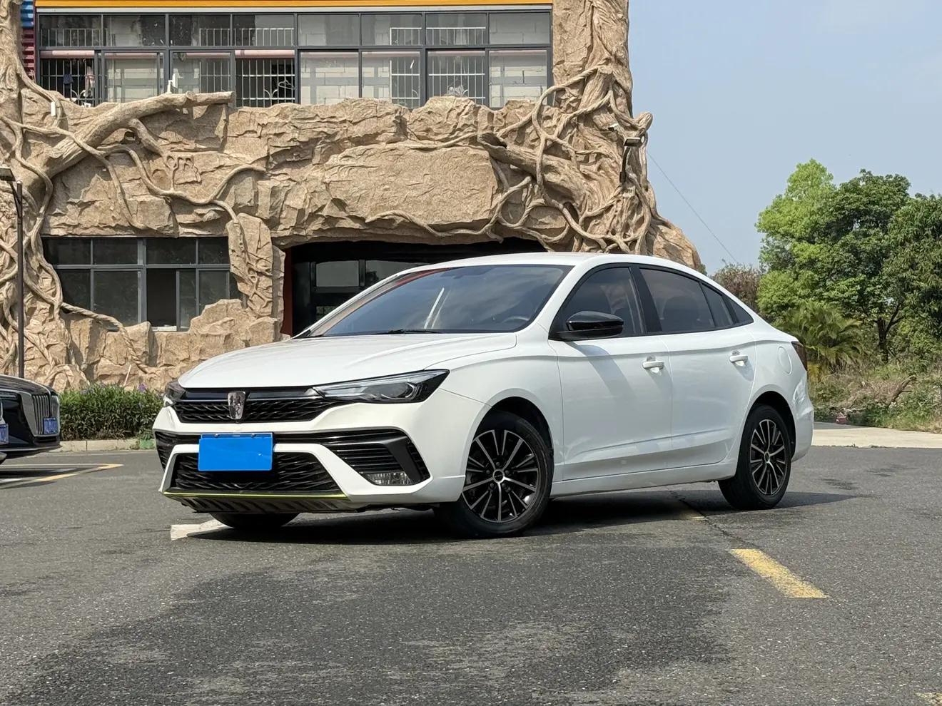 Roewe i5