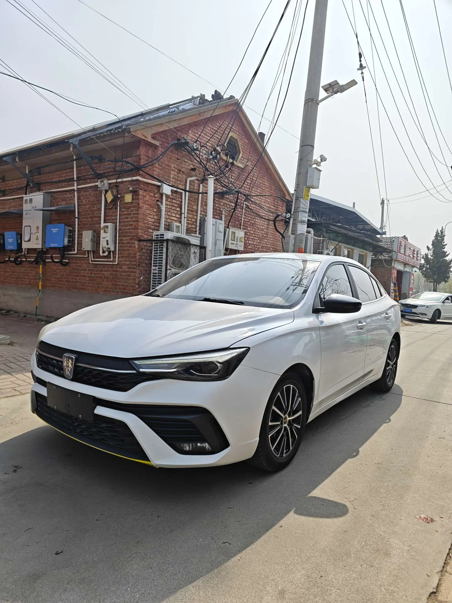 Roewe i5