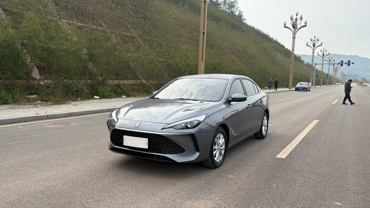 Roewe i5