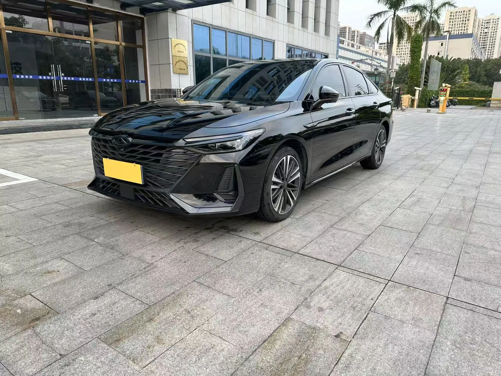 Chery Arrizo 8