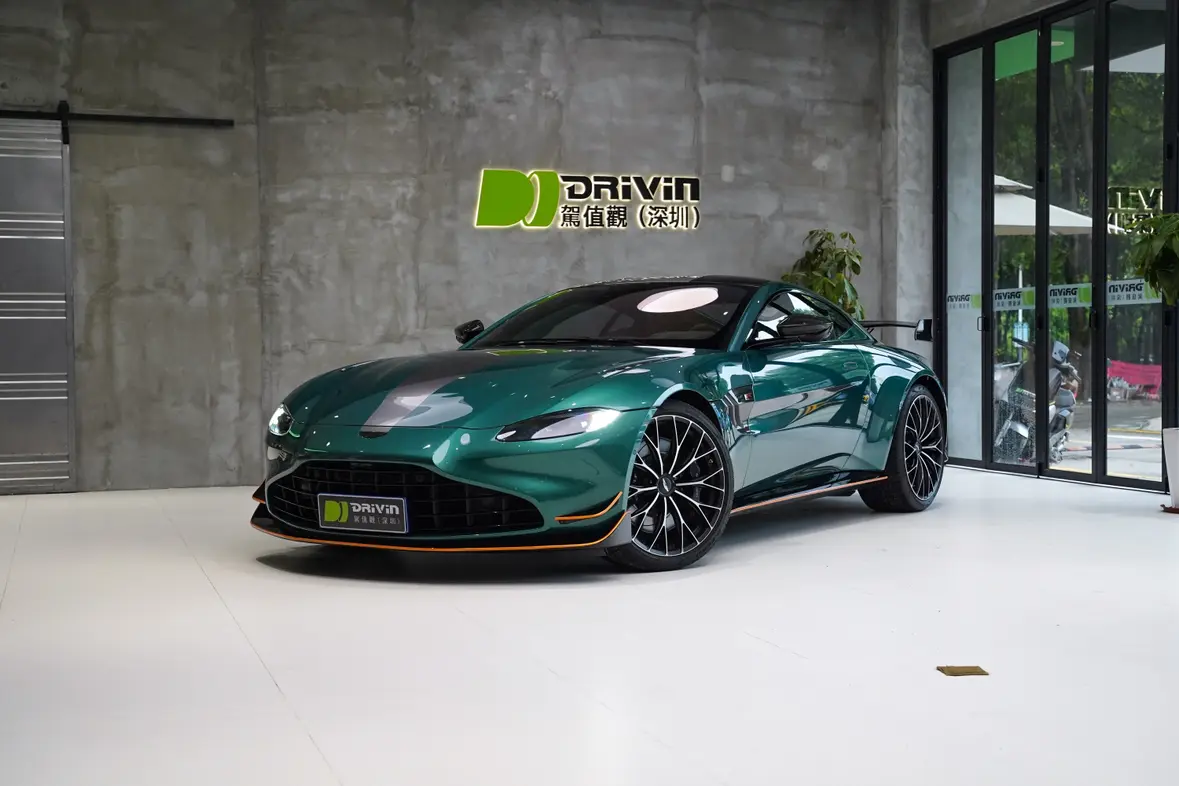 Aston Martin Vantage  из Китая