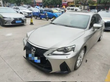 Lexus IS
