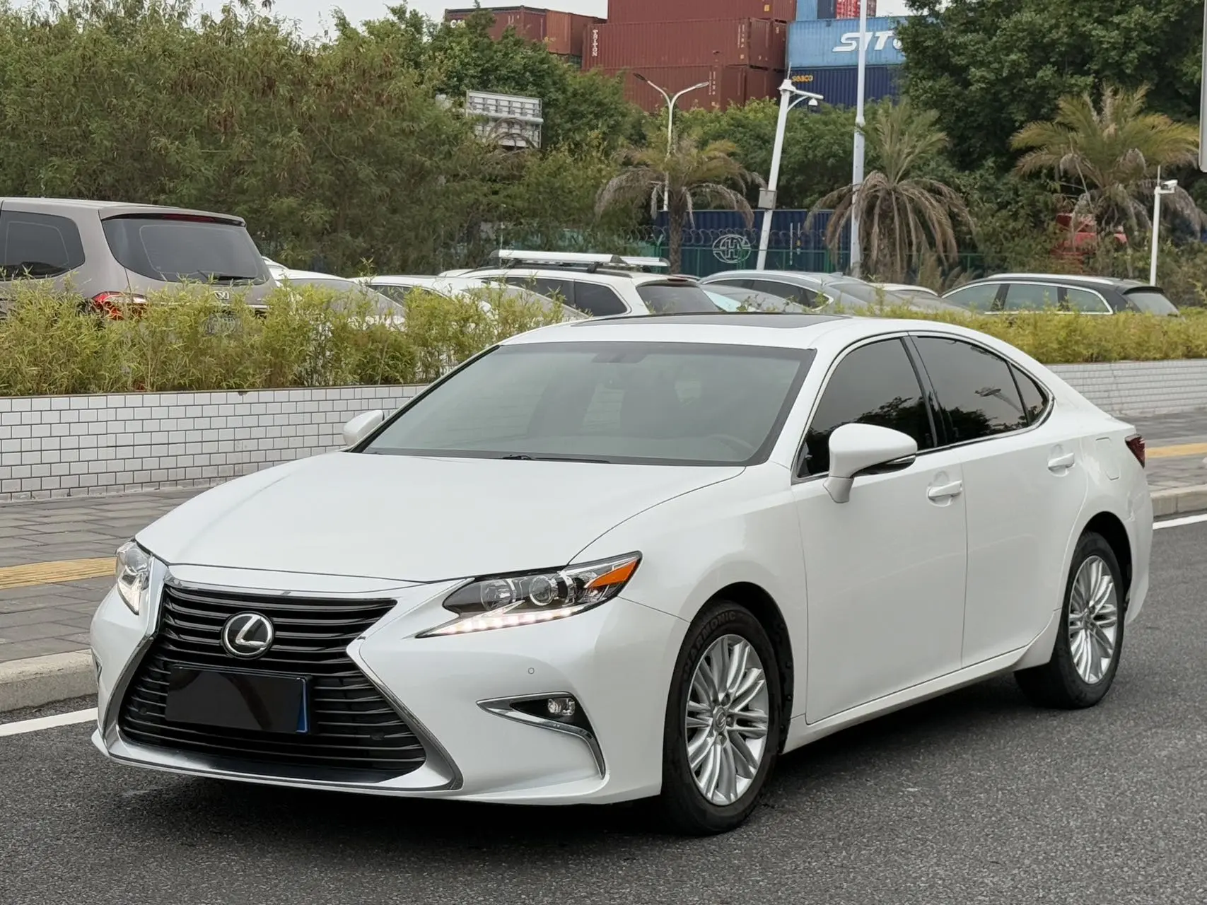 Lexus ES