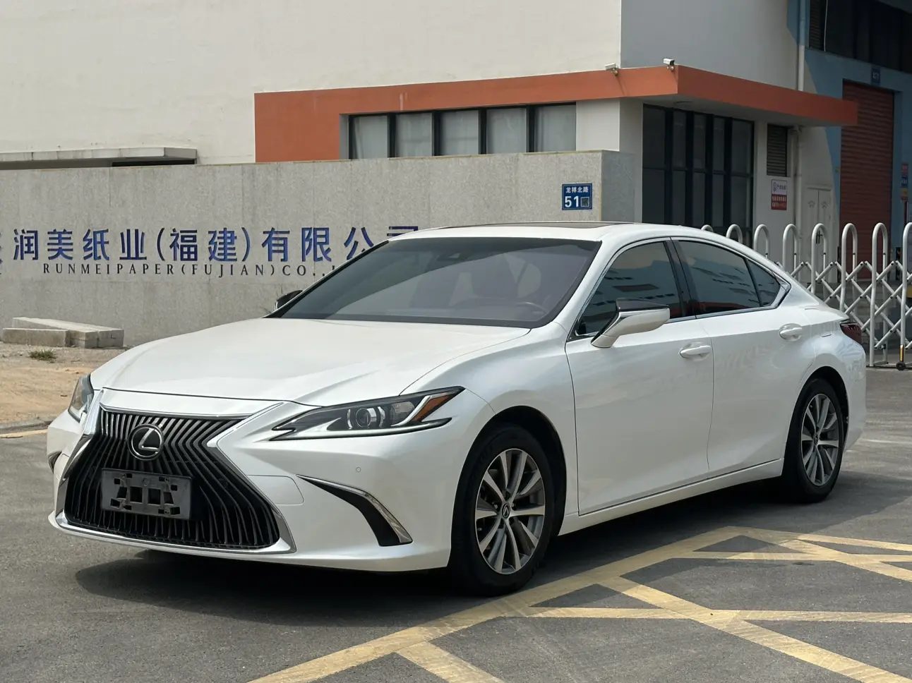 Lexus ES