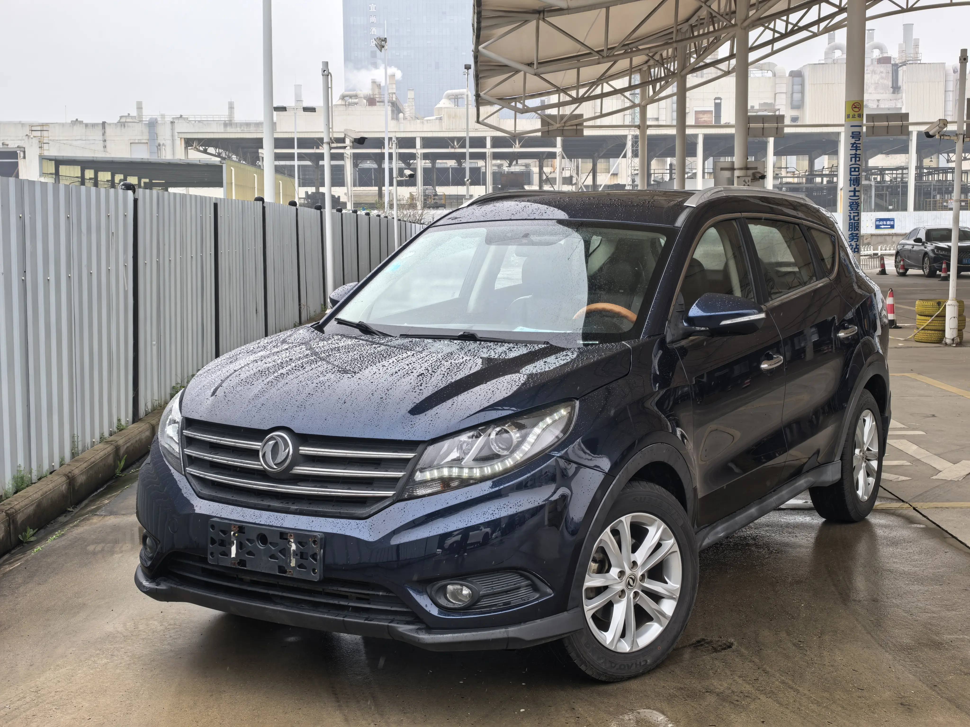 Dongfeng Fengon 580  из Китая