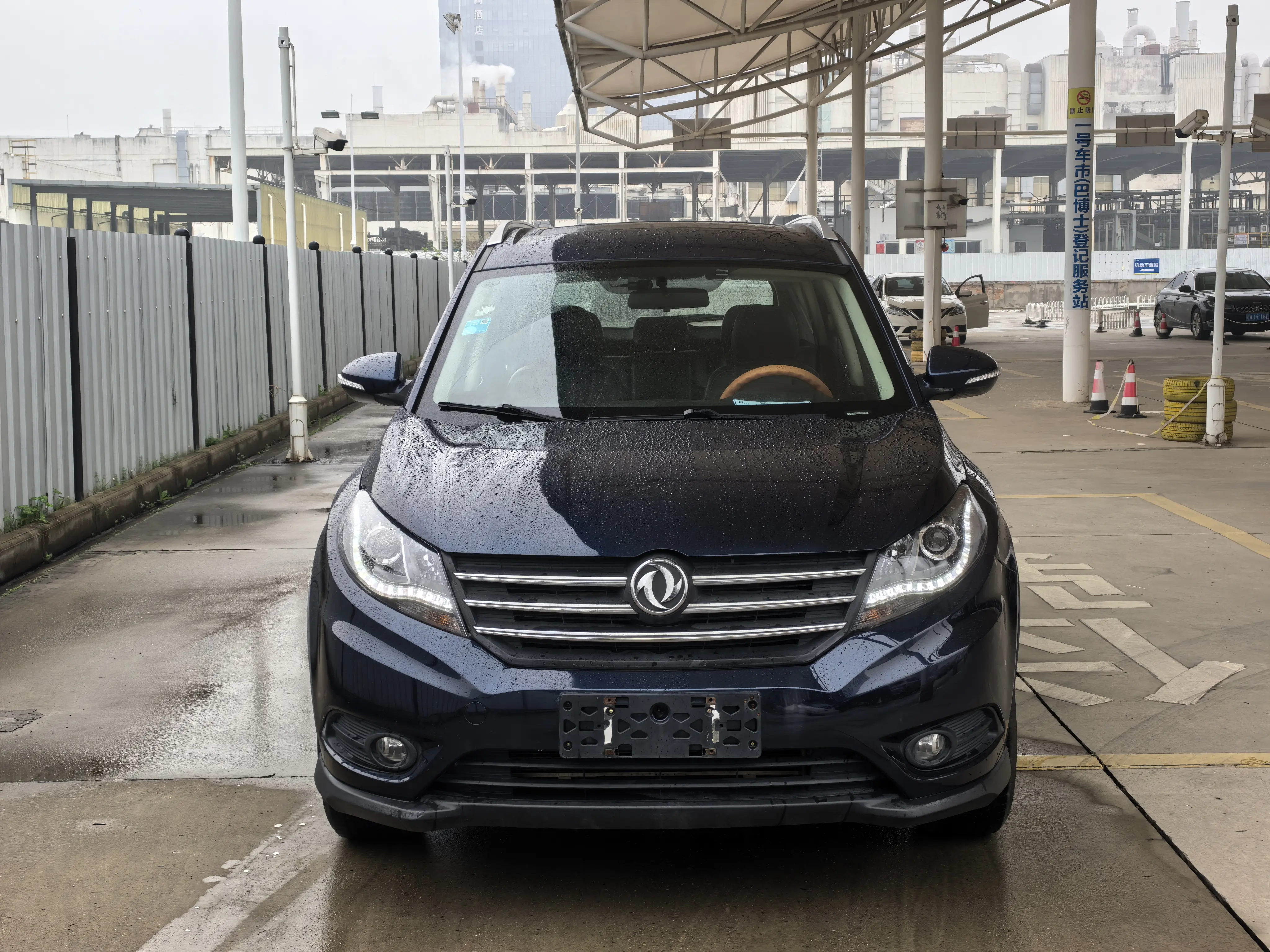 Dongfeng Fengon 580  из Китая