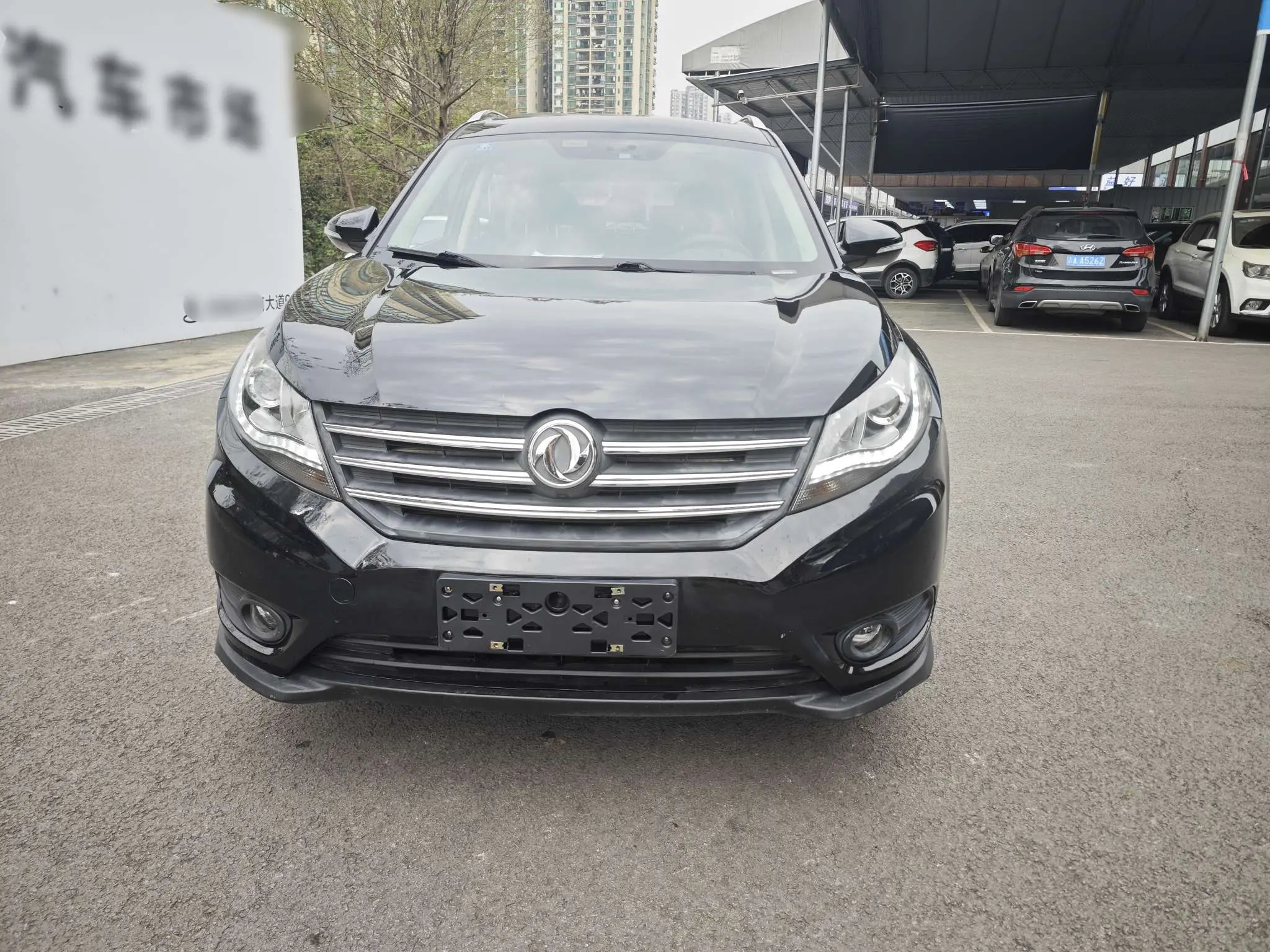 Dongfeng Fengon 580  из Китая