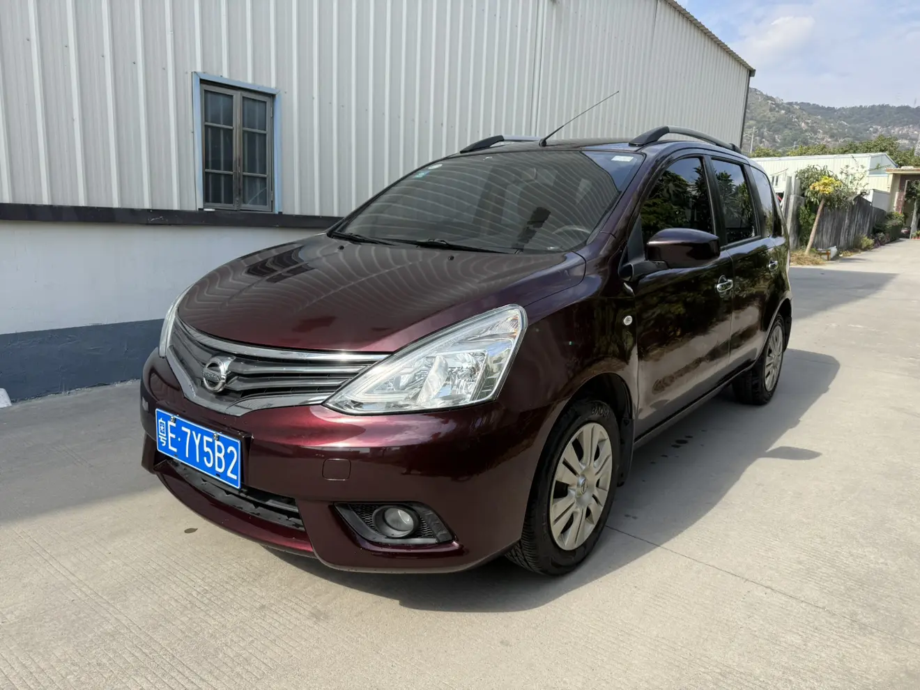 Nissan Li Wei  из Китая