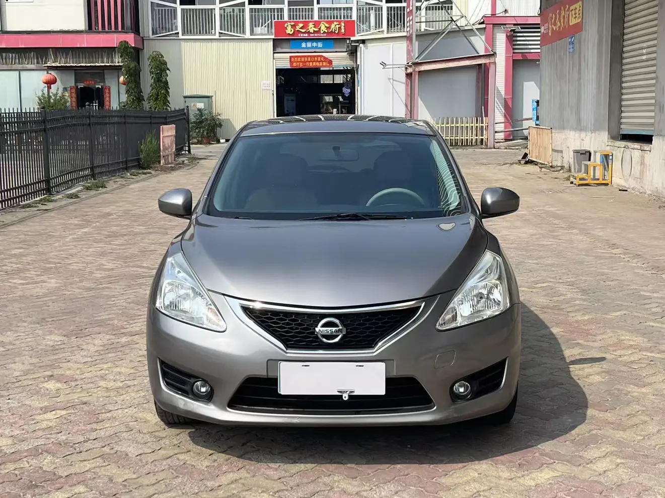 Nissan Tiida  из Китая