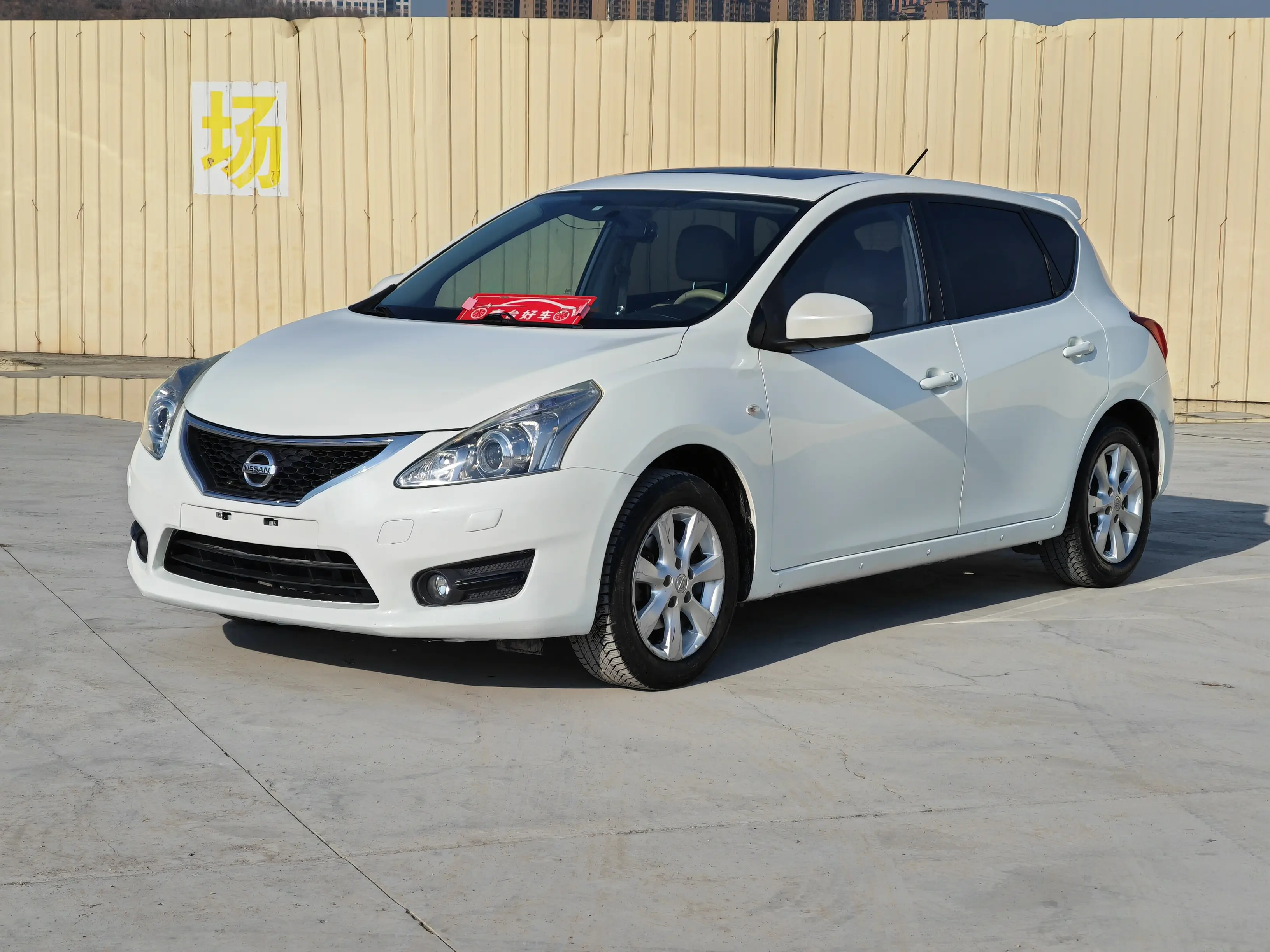 Nissan Tiida  из Китая