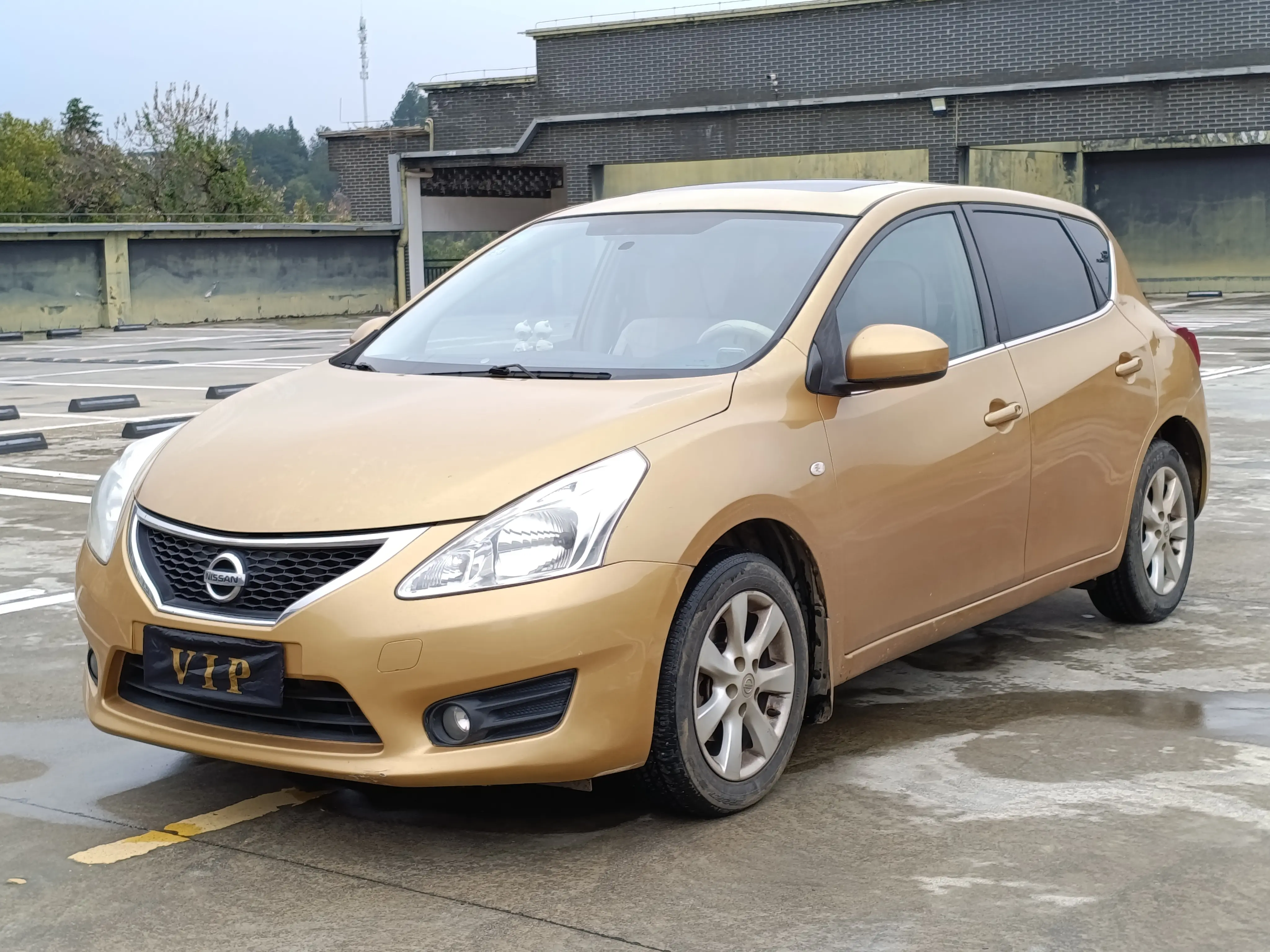 Nissan Tiida  из Китая