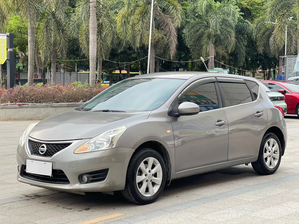 Nissan Tiida  из Китая