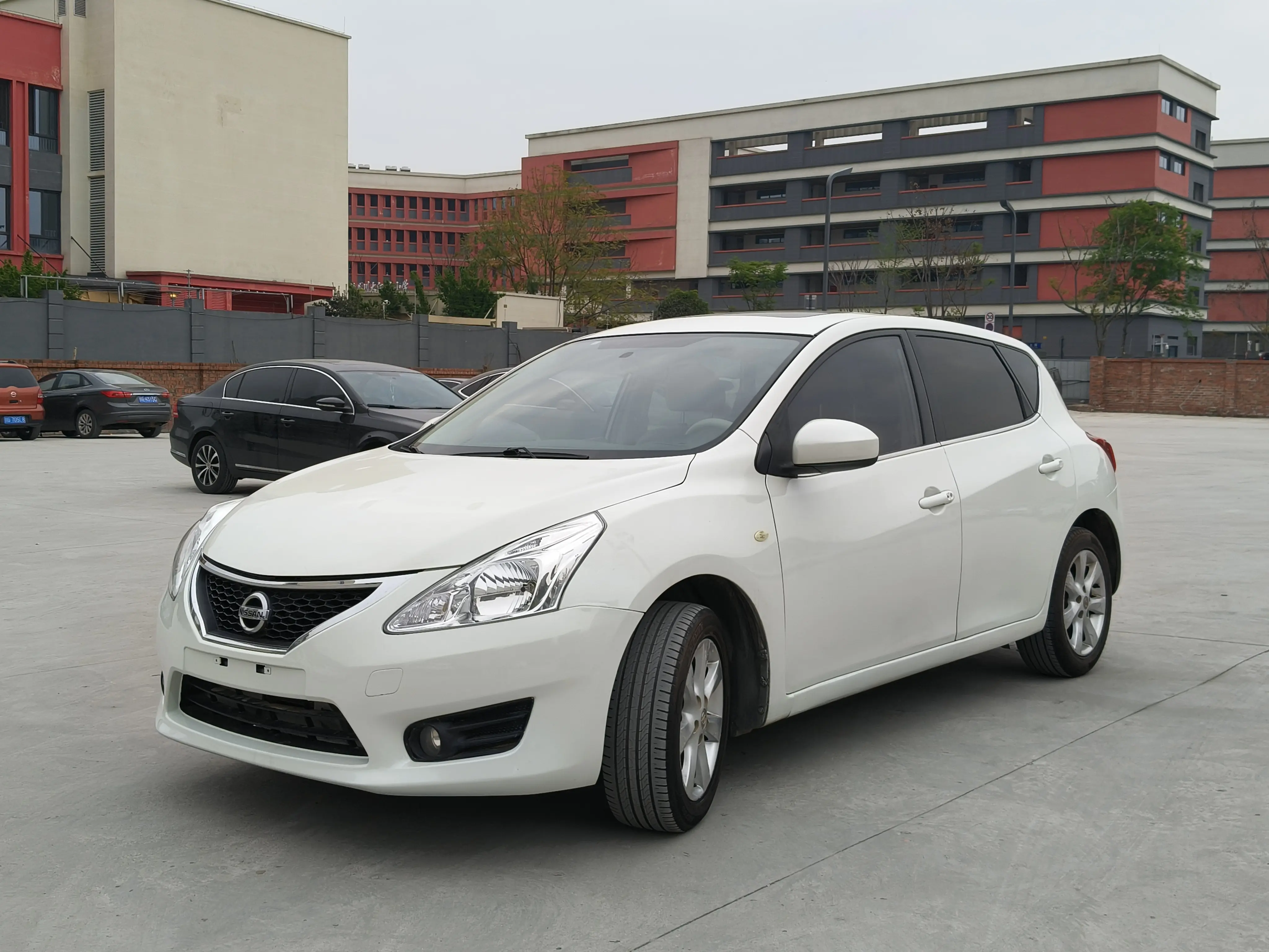 Nissan Tiida  из Китая