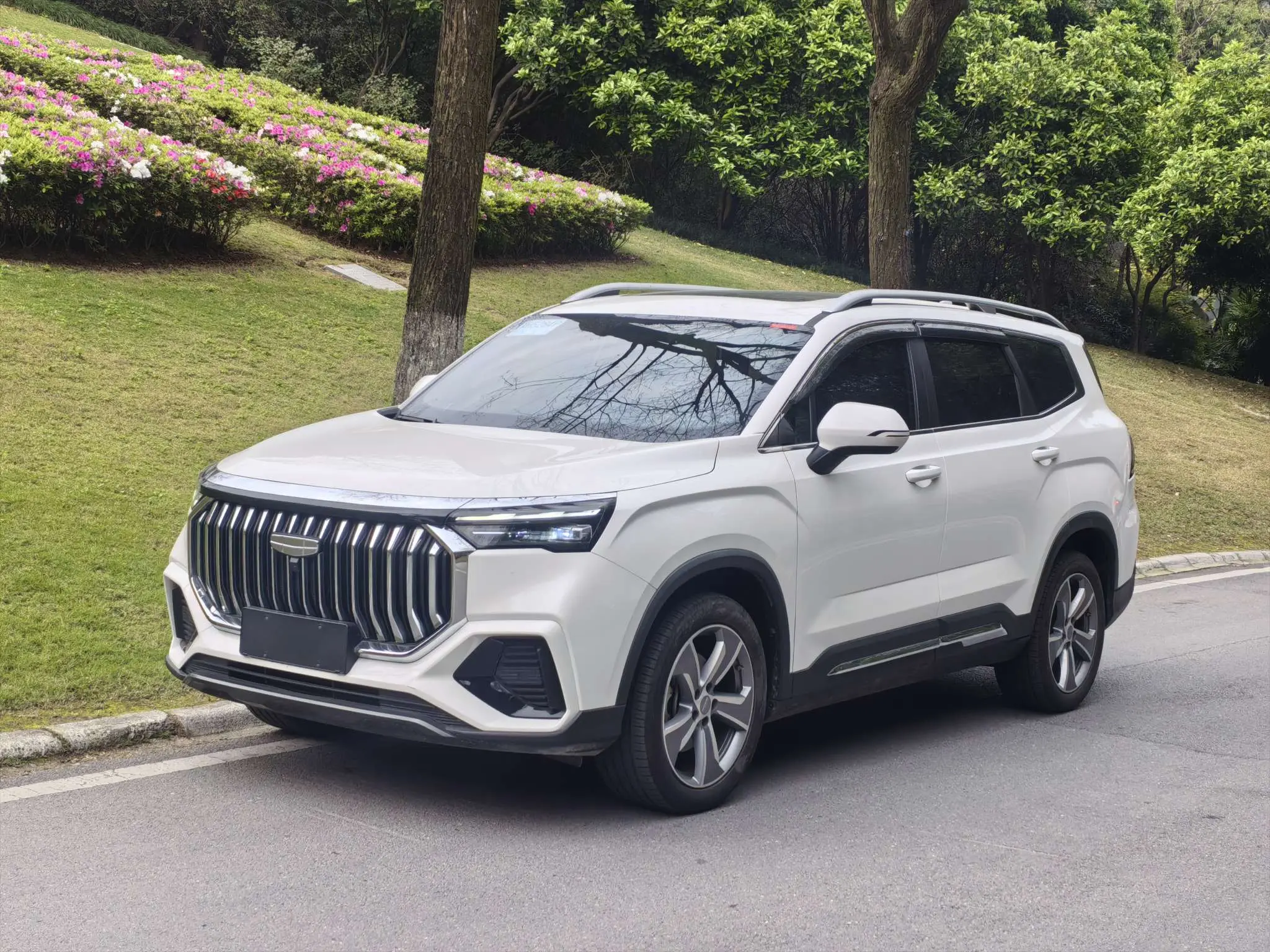 Geely Haoyue L