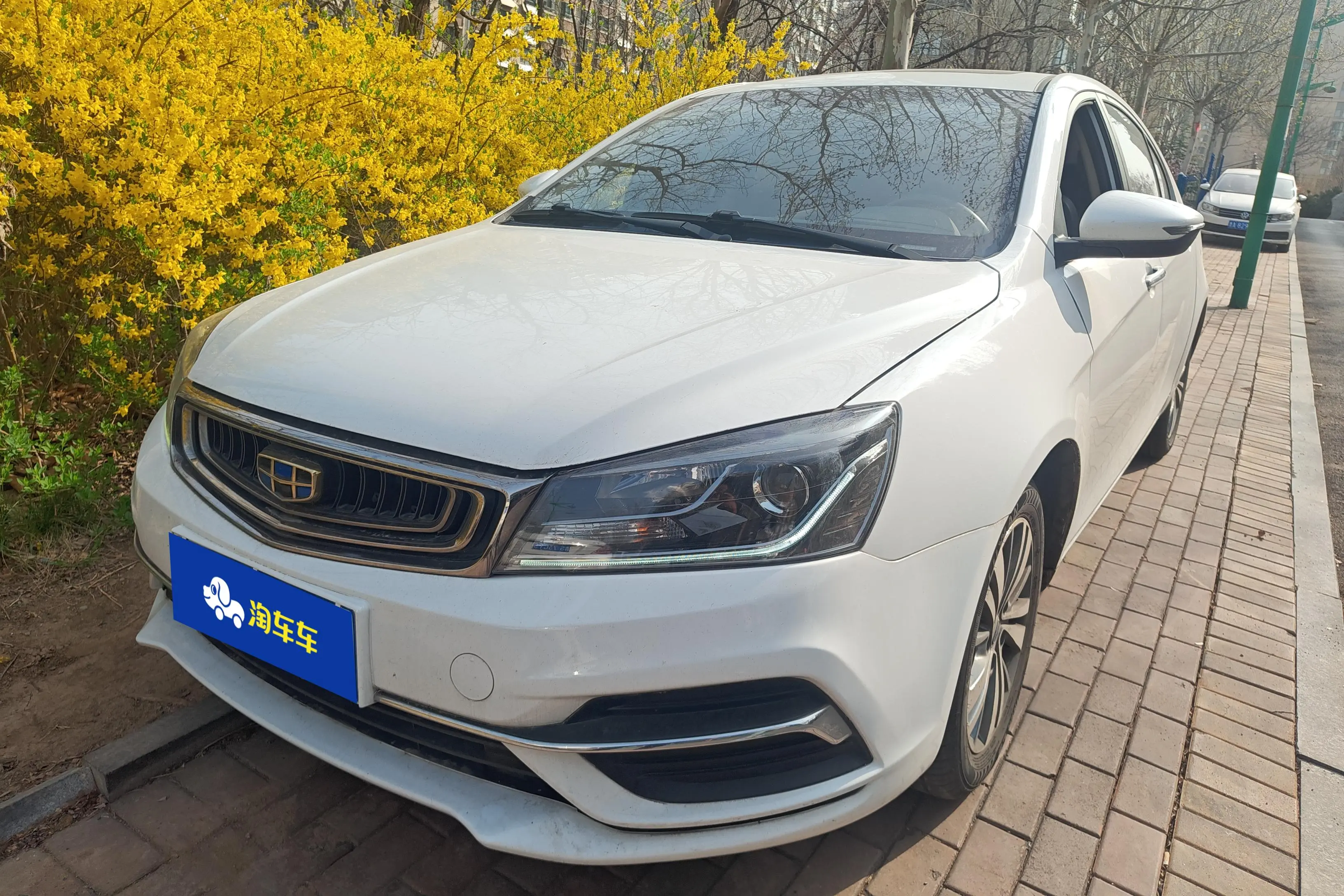 Geely Emgrand  из Китая