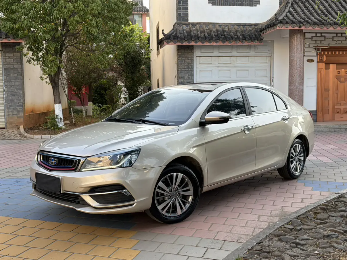 Geely Emgrand  из Китая