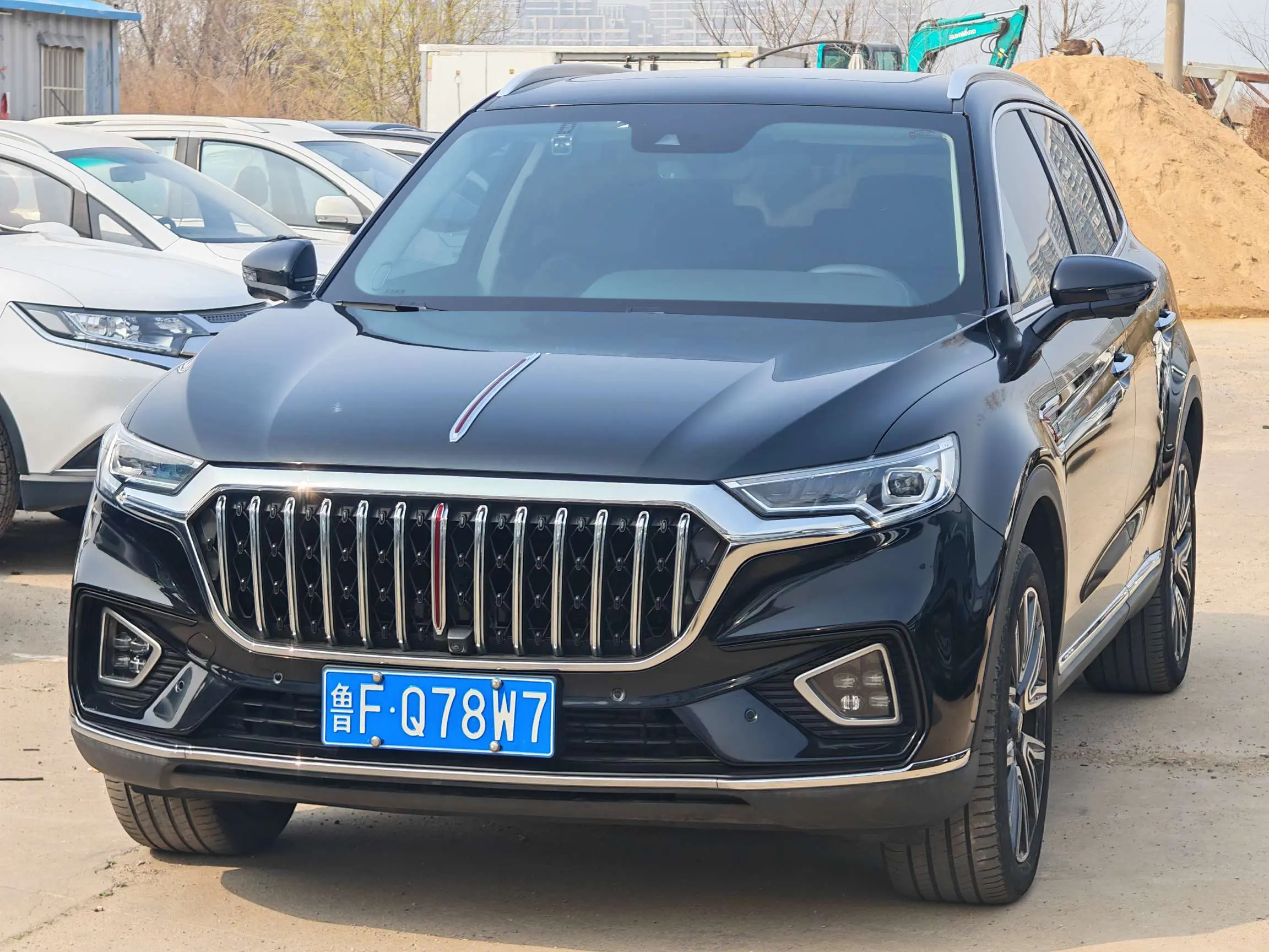 Hongqi HS5
