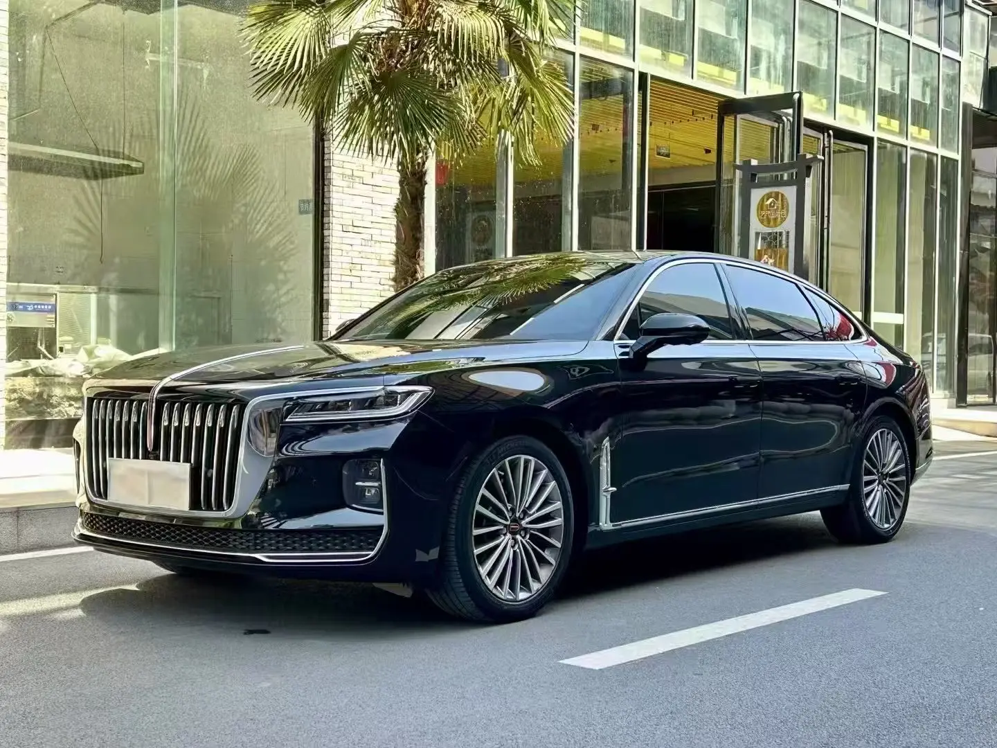 Hongqi H9  из Китая