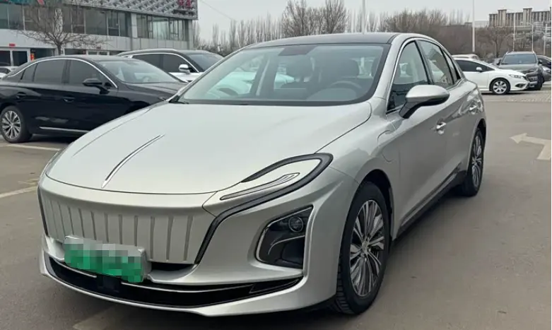Hongqi E-QM5