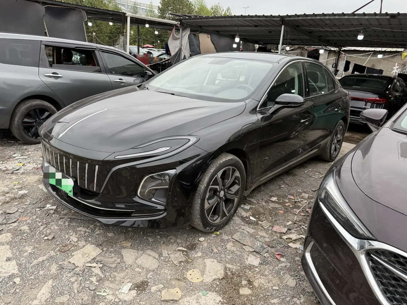 Hongqi E-QM5