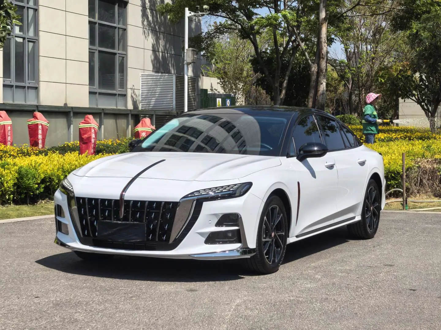 Hongqi H6