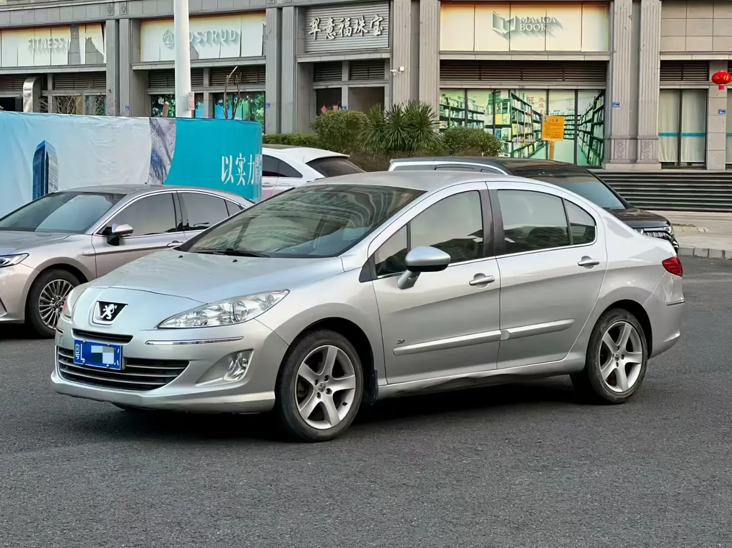 Peugeot 408